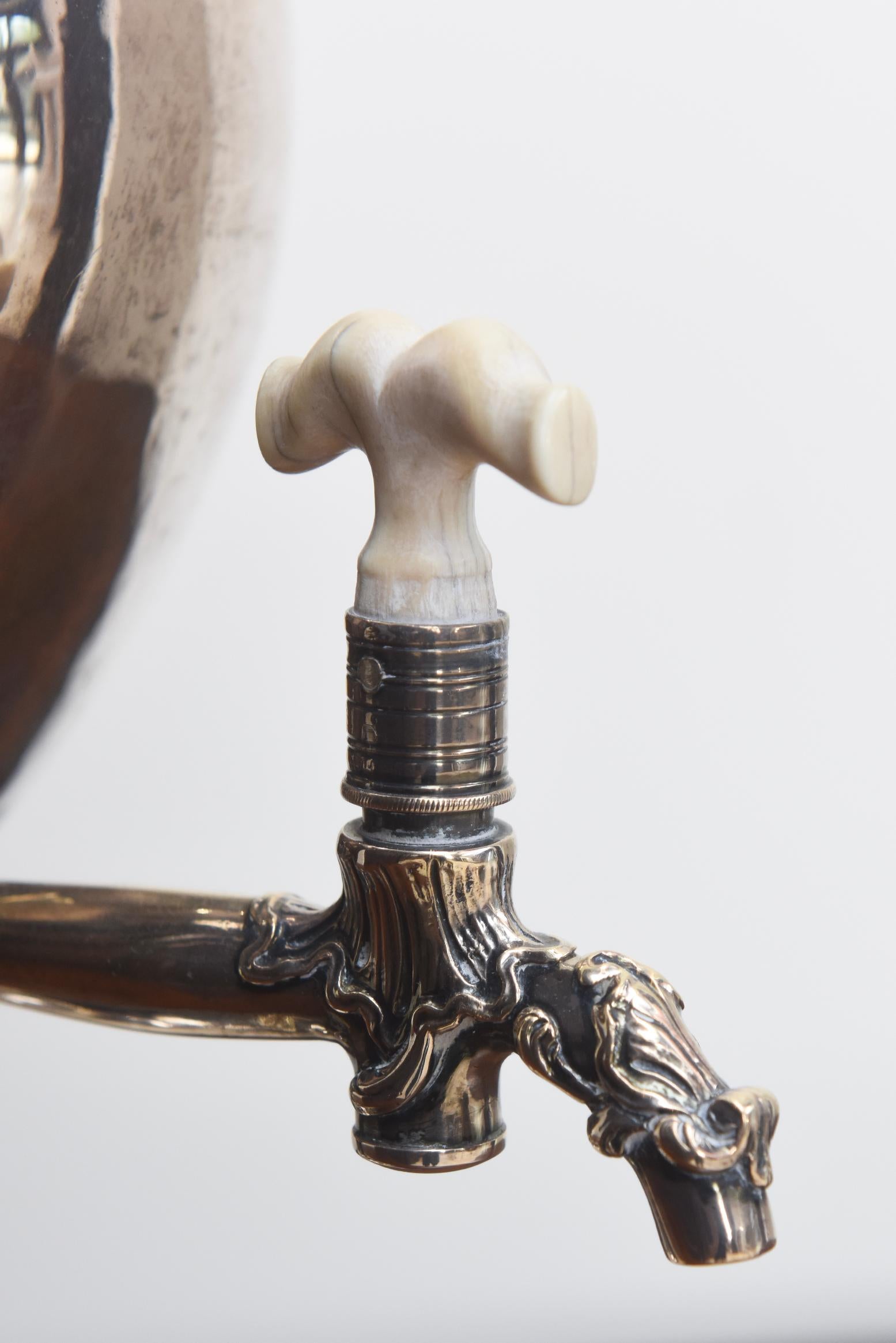 Servizio da tè in argento sterling di Giorgio III con vassoio abbinato, XVIII secolo in vendita 5