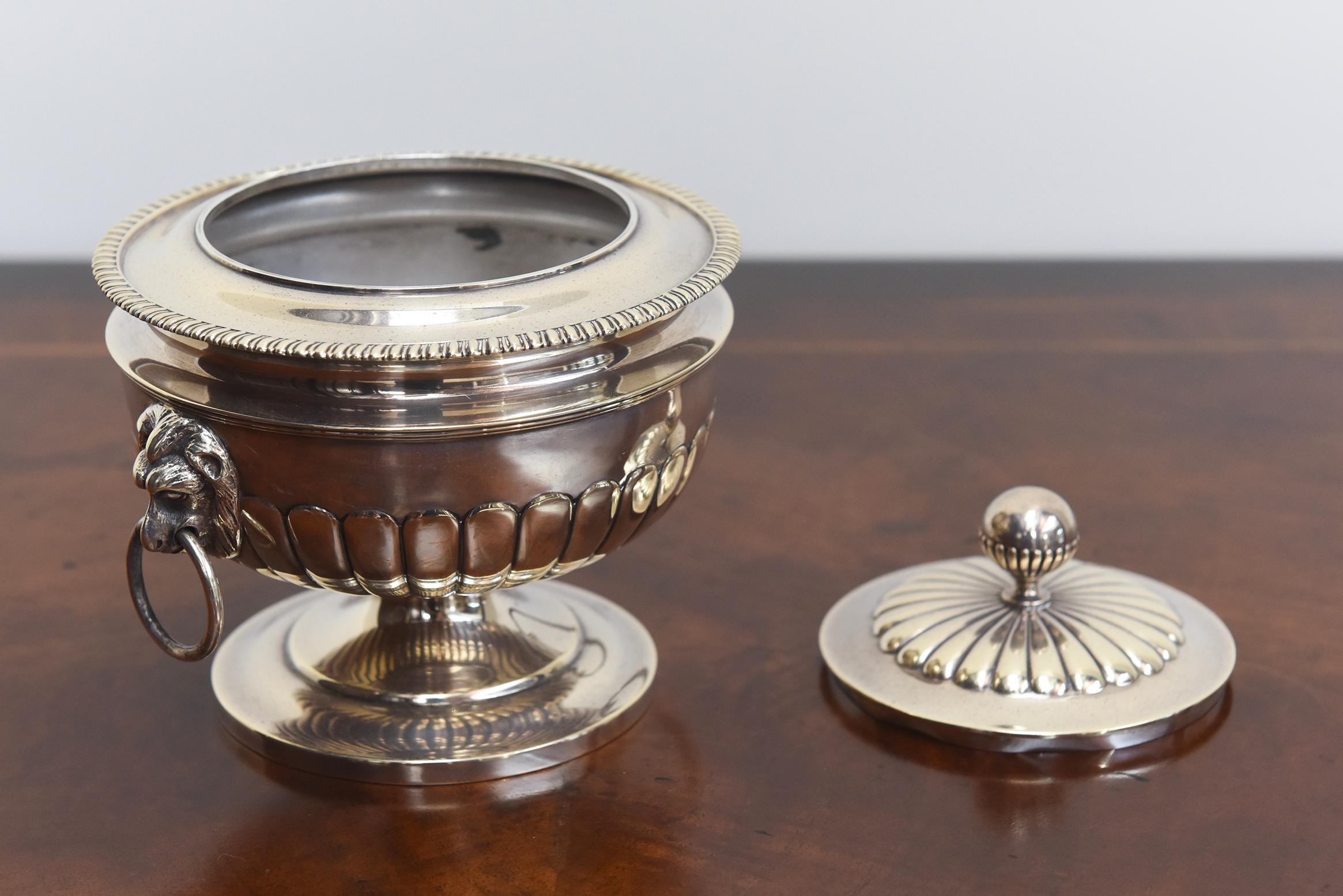 Servizio da tè in argento sterling di Giorgio III con vassoio abbinato, XVIII secolo in vendita 11