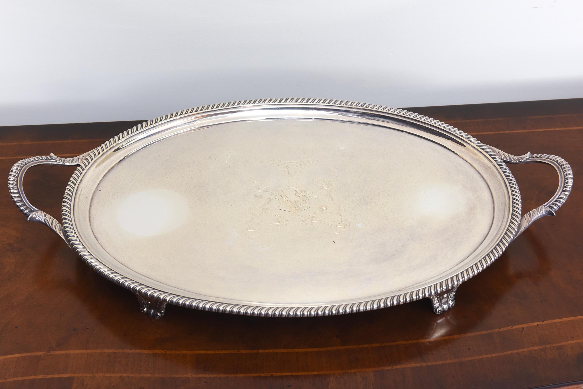 Servizio da tè in argento sterling di Giorgio III con vassoio abbinato, XVIII secolo In condizioni buone in vendita a North Miami, FL