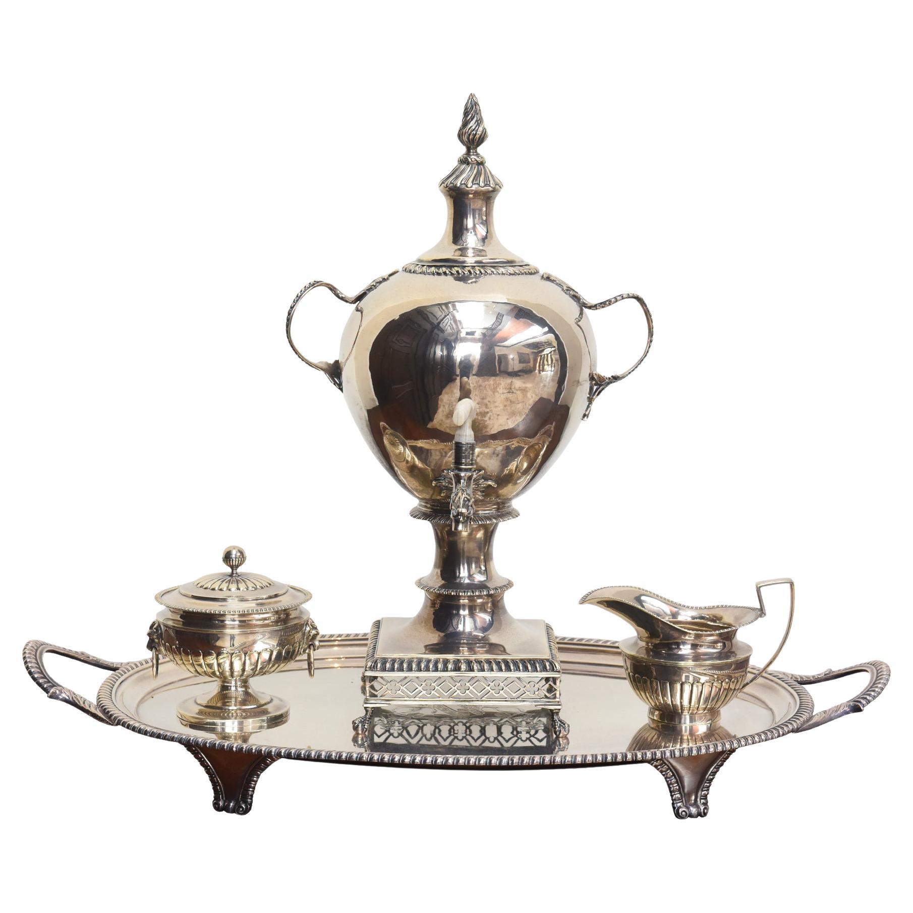 Servizio da tè in argento sterling di Giorgio III con vassoio abbinato, XVIII secolo