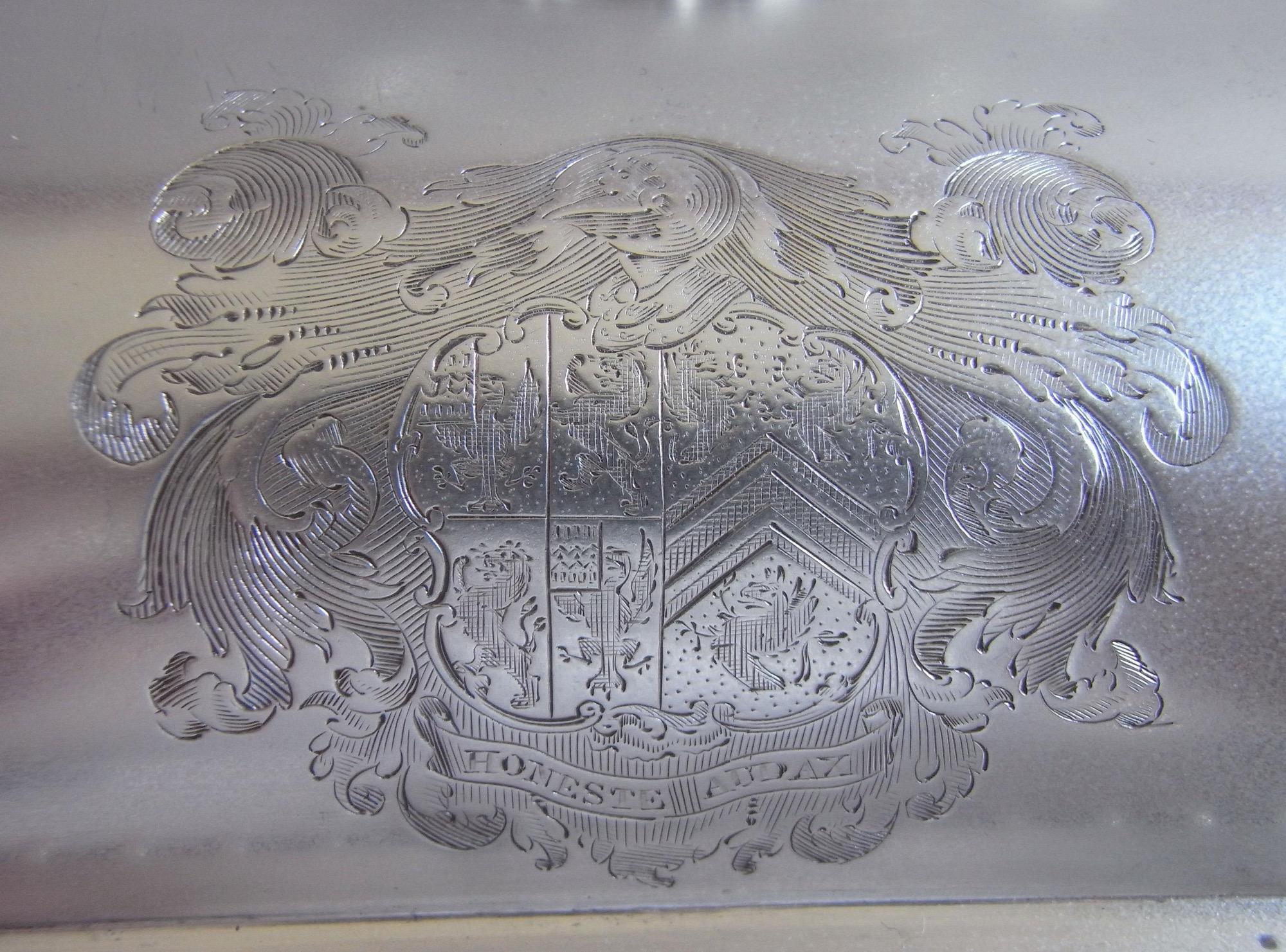 19th Century George III Entree Dish Made in London by Benjamin Smith, 1818 For Sale