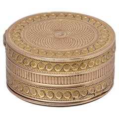 Giorgio III Squisita vinaigrette circolare in oro 18kt  di Giles Loyer