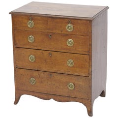 Antique George III Fiddleback Mahogany Small Chest of Drawers, circa 1790