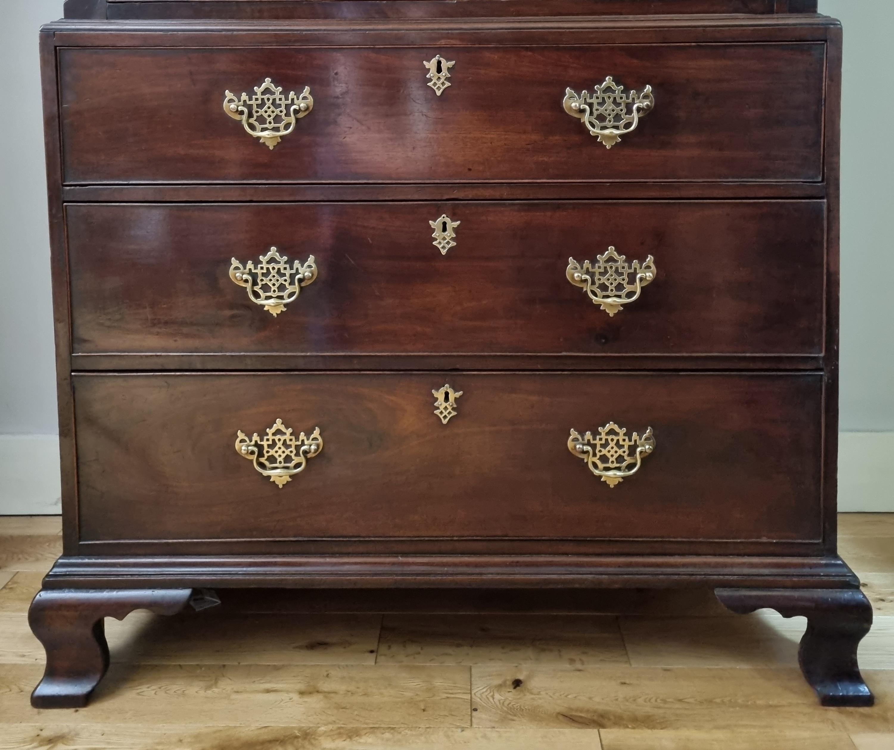  George III Figured Mahogany Tallboy Chest on Chest Circa 1760s In Good Condition For Sale In Hoddesdon, GB