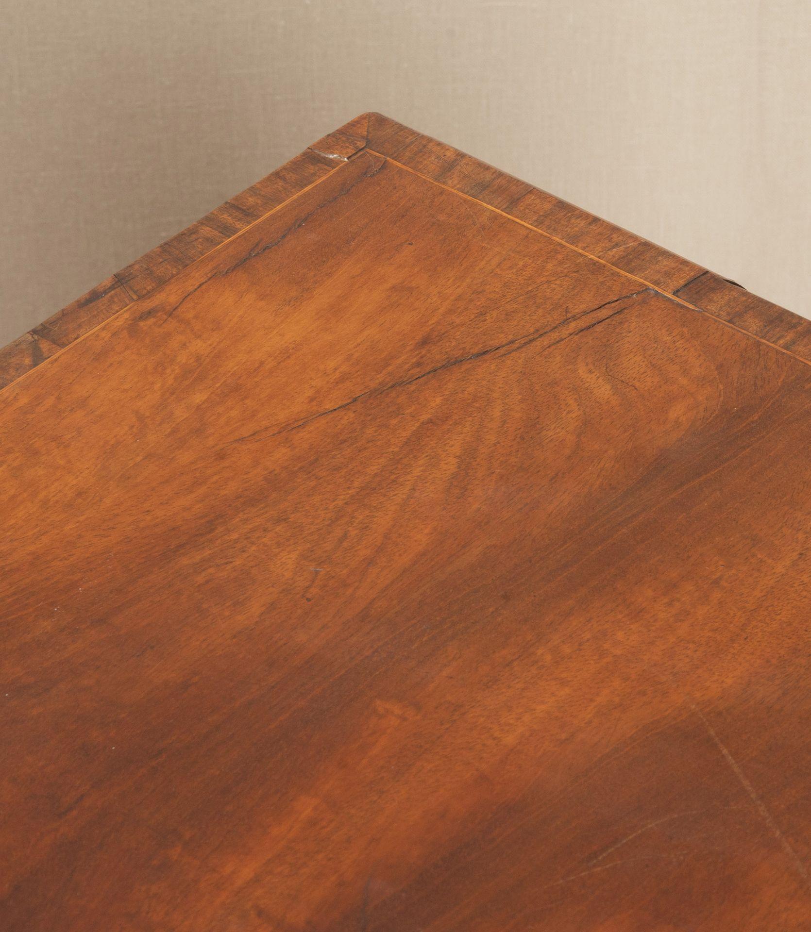 George III Figured Mahogany Serpentine Front Chest of Drawers For Sale 9