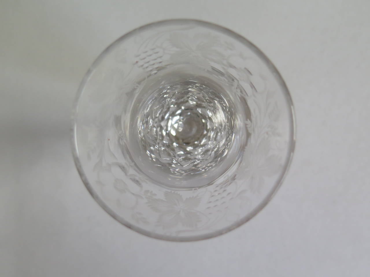 Hand-Crafted George III Firing Drinking Glass Hand Blown Facet Stem Engraved Bowl, circa 1785 For Sale