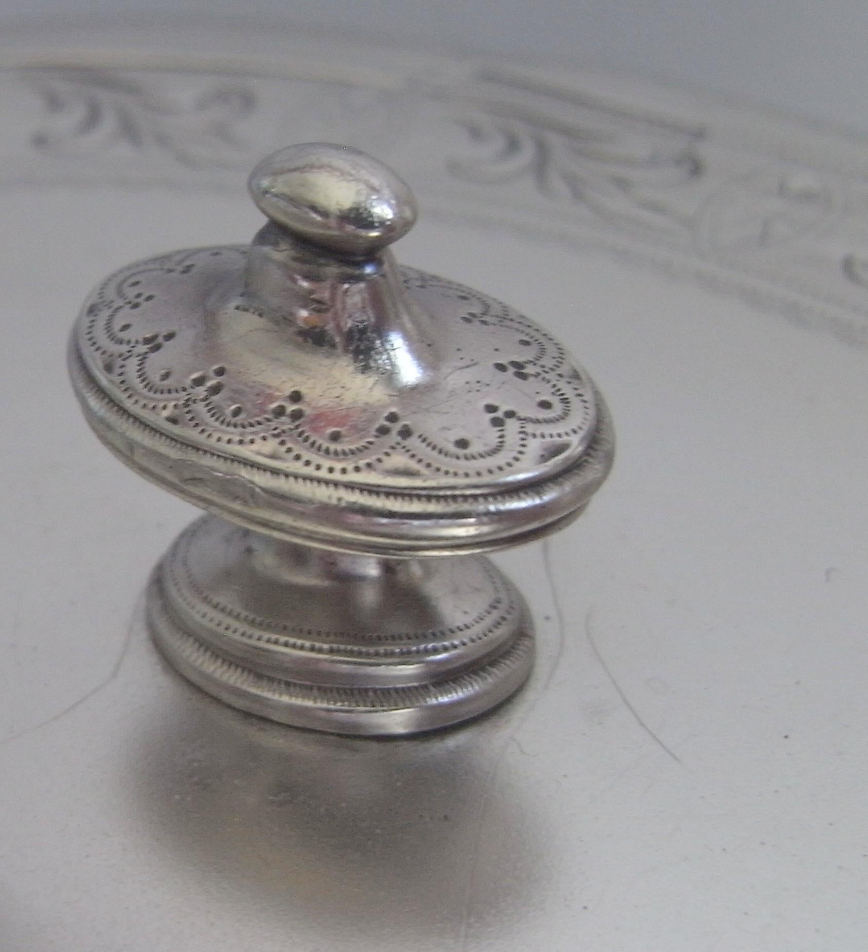 Anglais Caddy à thé George III fabriqué à Londres par James Young, 1789 en vente