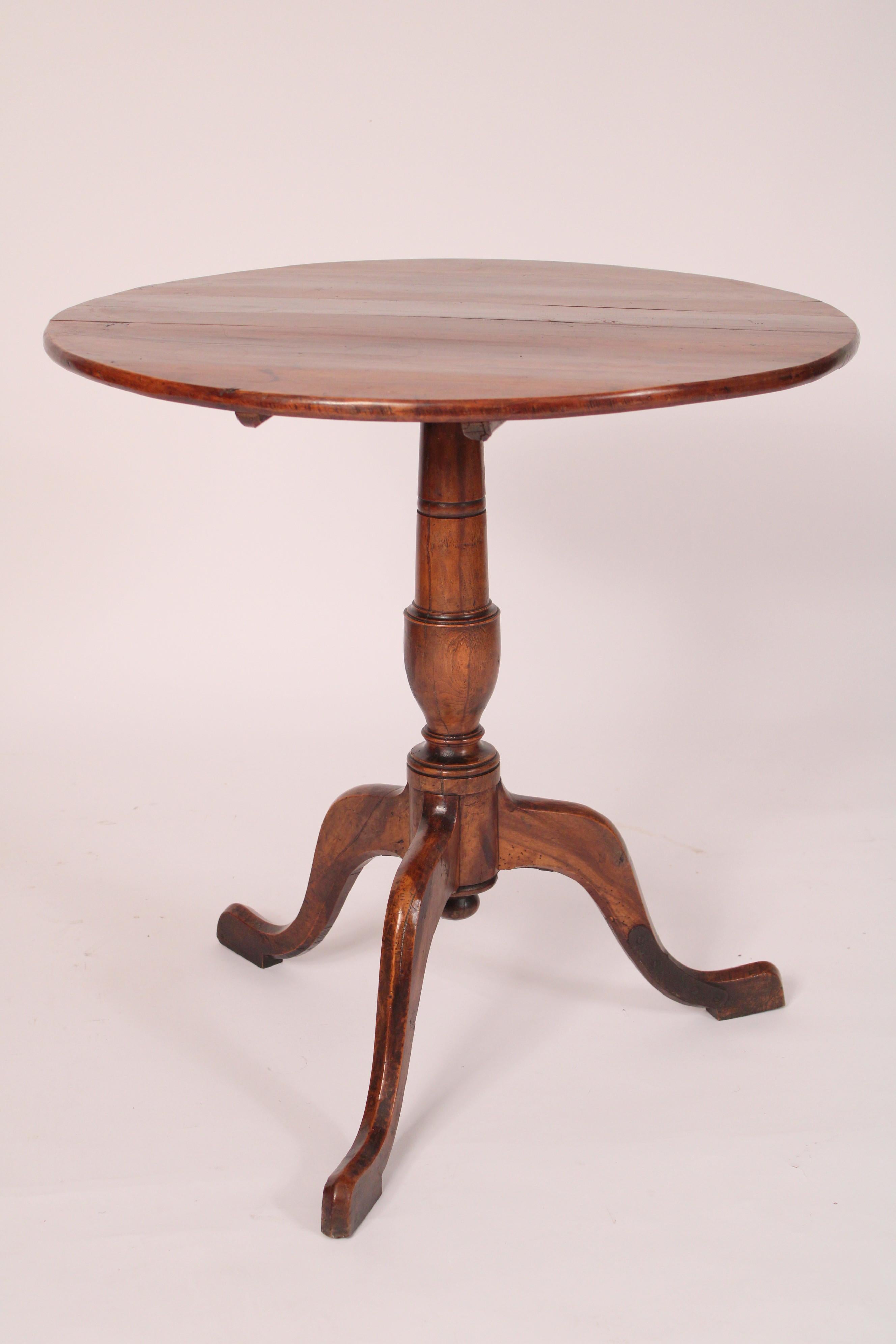 George III Fruit Wood Tilt Top Table In Good Condition For Sale In Laguna Beach, CA