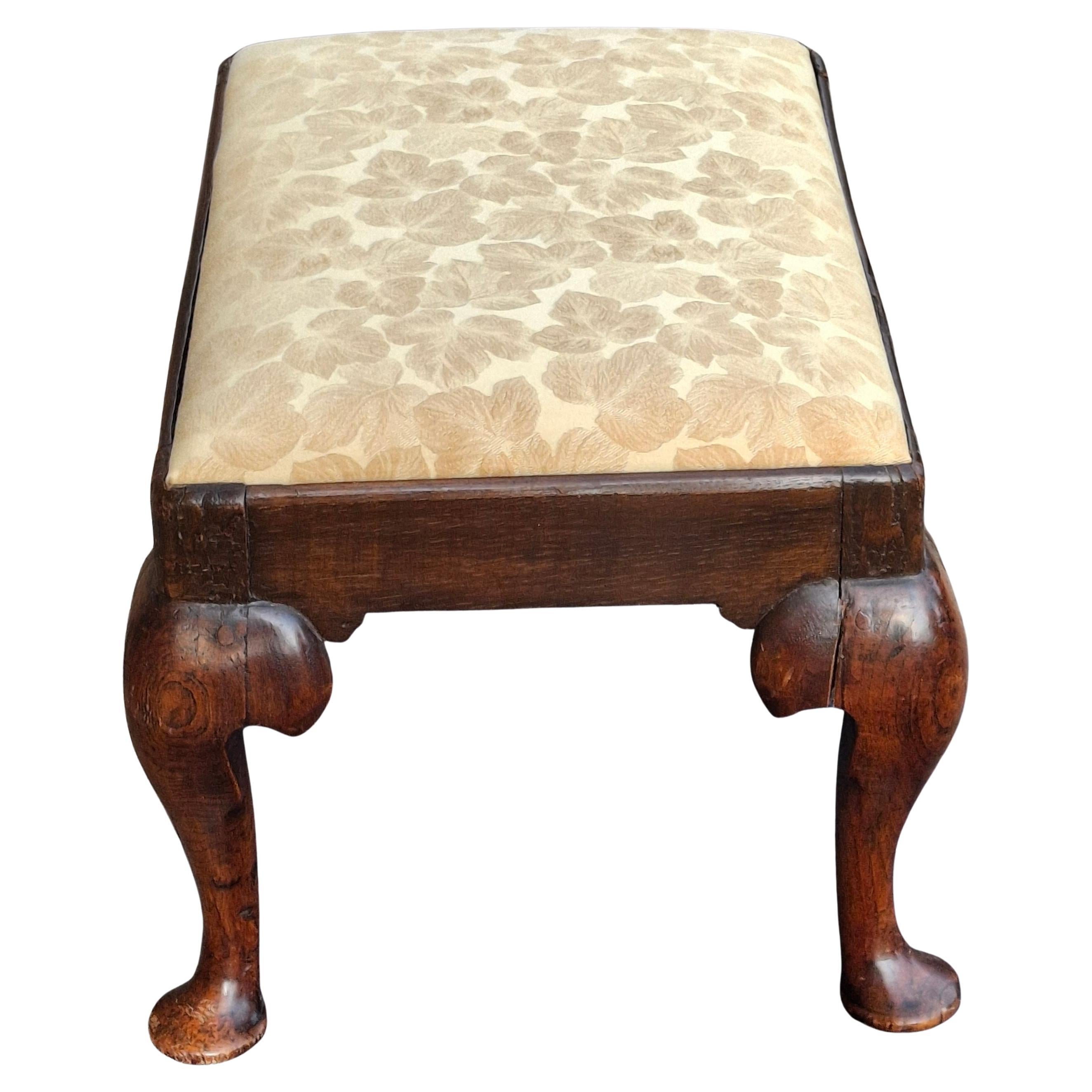 Sgabello imbottito e in legno di frutta di Giorgio III, CIRCA 1810.
Misure: 23,5