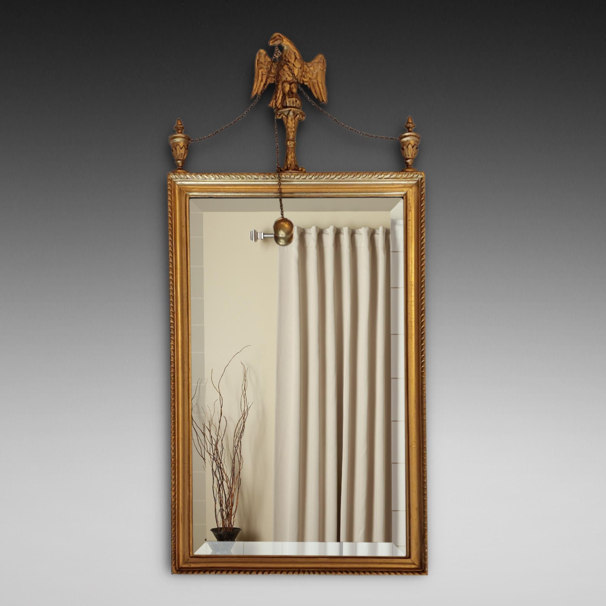 Specchio da molo dorato George III - con lastra rettangolare smussata, con urna e aquila sormontata, appeso a una cornice con sfere e catenelle e con gadget - 16 
