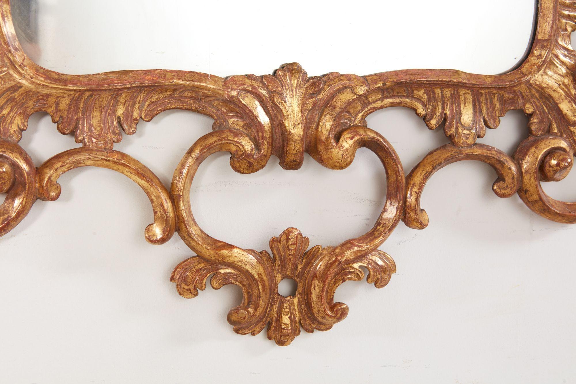 Metà XVIII secolo Specchio rococò dorato di Giorgio III in vendita