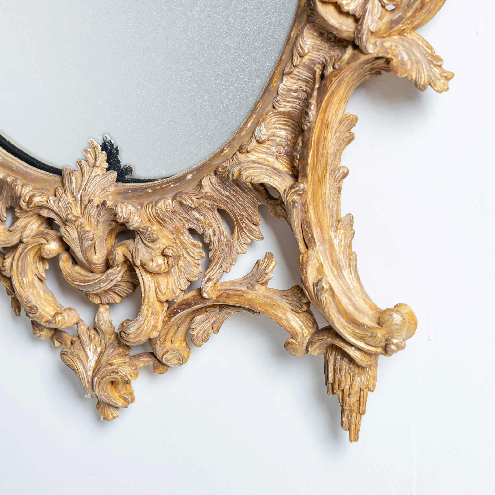 Inglese Specchio da parete in legno dorato di Giorgio III, Inghilterra, 1770 ca. in vendita