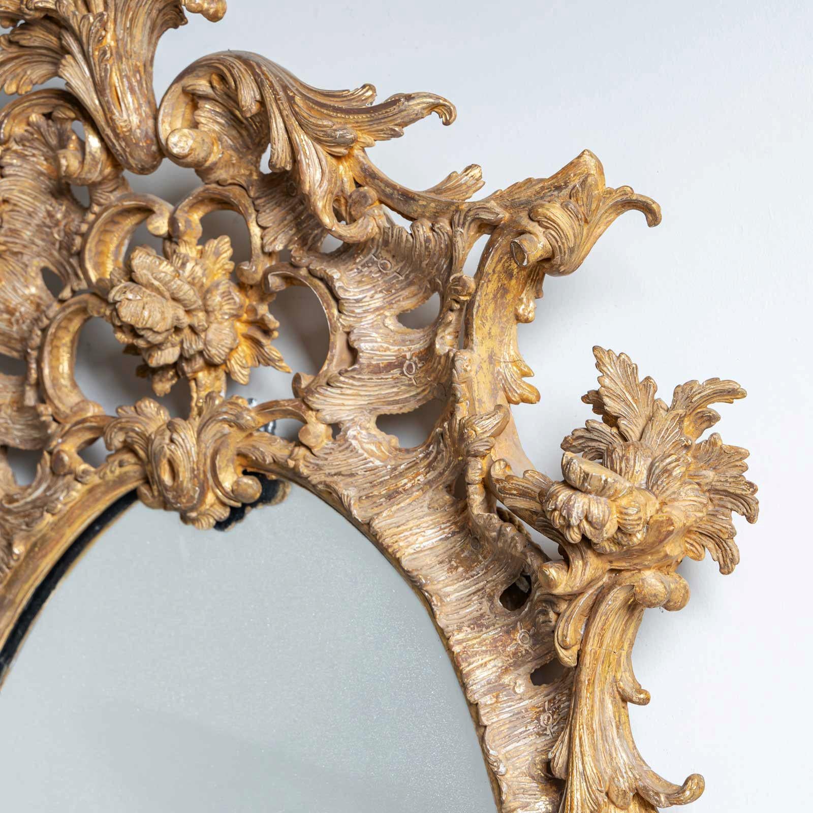 Specchio da parete in legno dorato di Giorgio III, Inghilterra, 1770 ca. In condizioni buone in vendita a Greding, DE