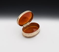 George III Gold Mounted Snuff Box for a Lady Made in London, circa 1790