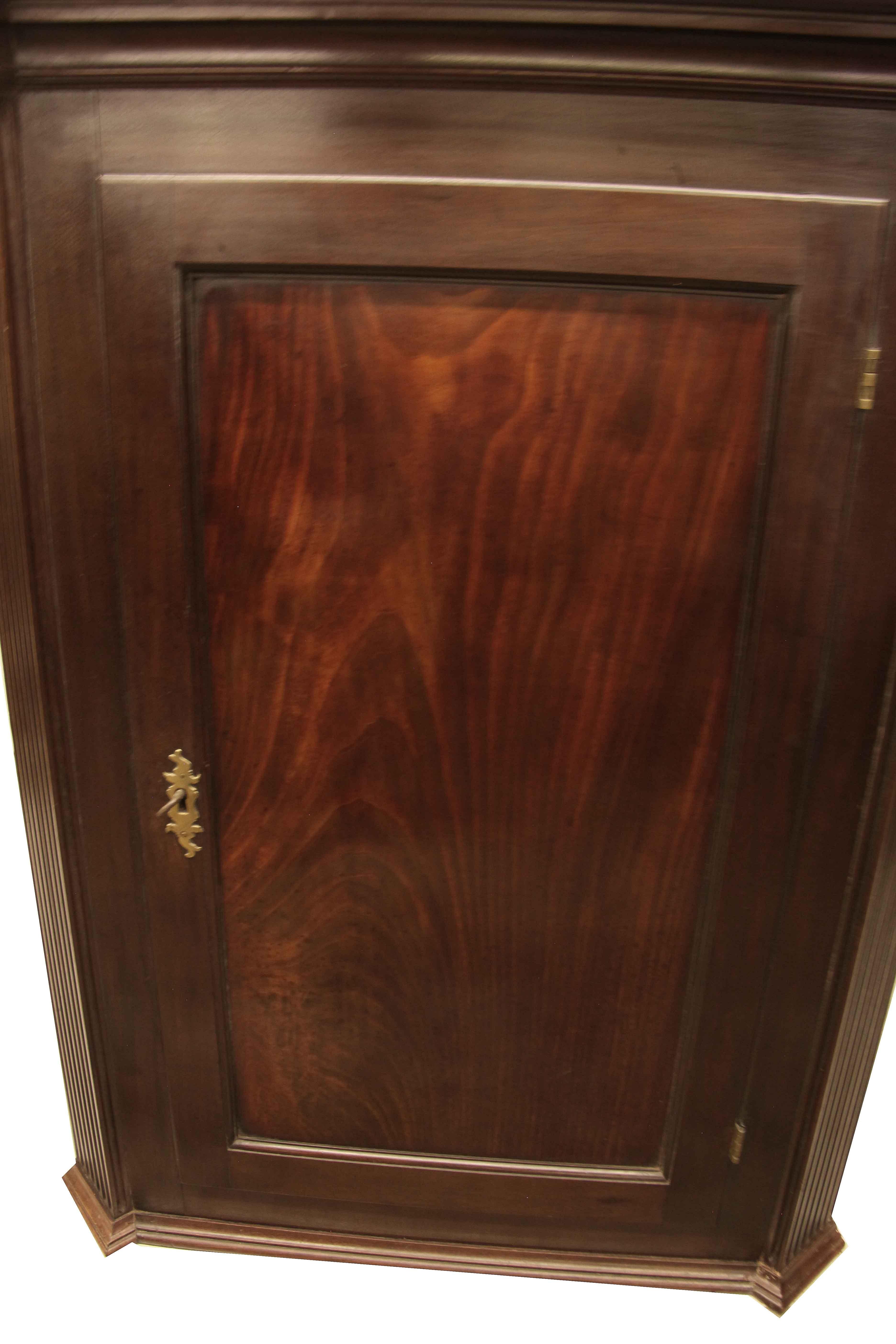 Late 18th Century George III Hanging Corner Cupboard For Sale