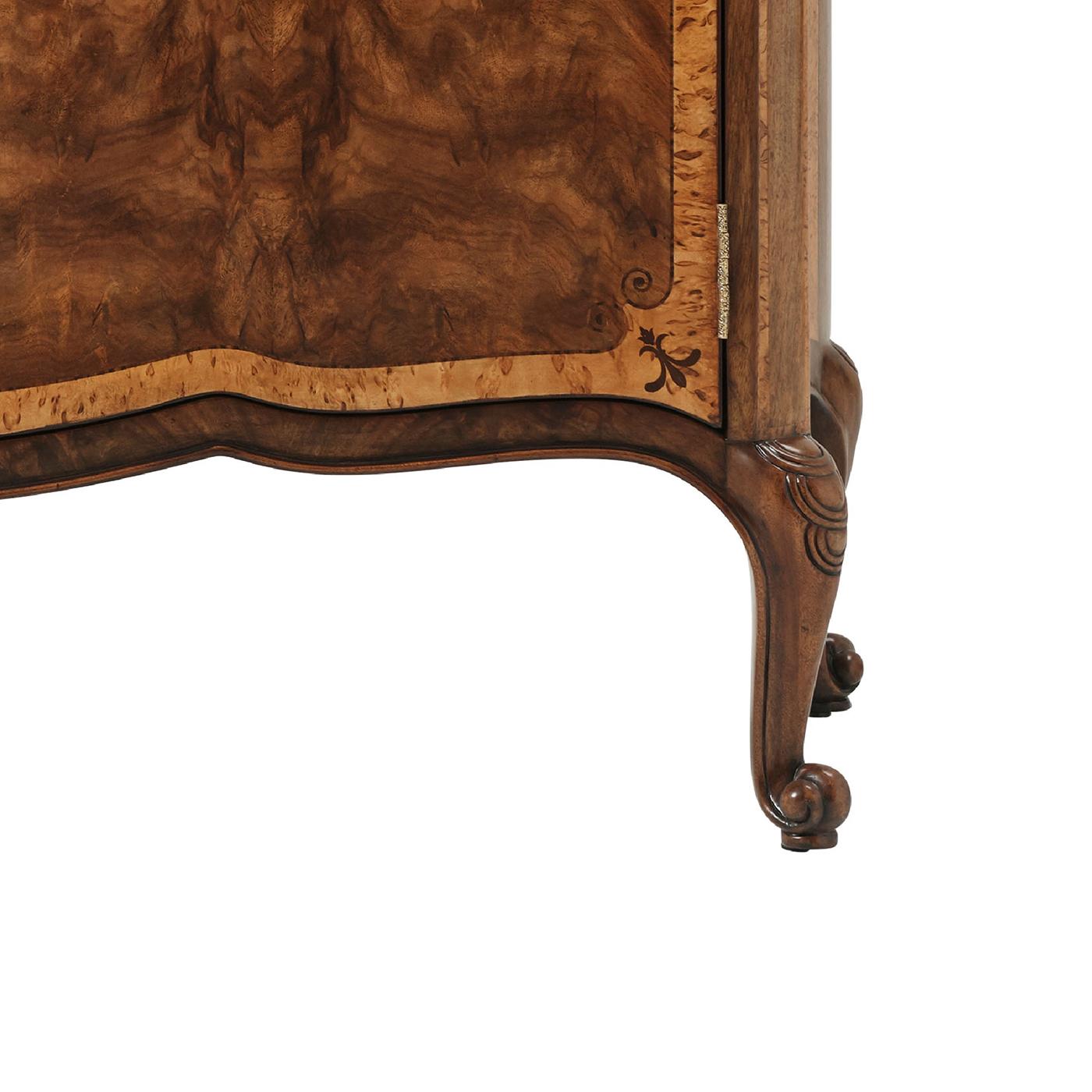 George III Hepplewhite Cabinet In New Condition For Sale In Westwood, NJ