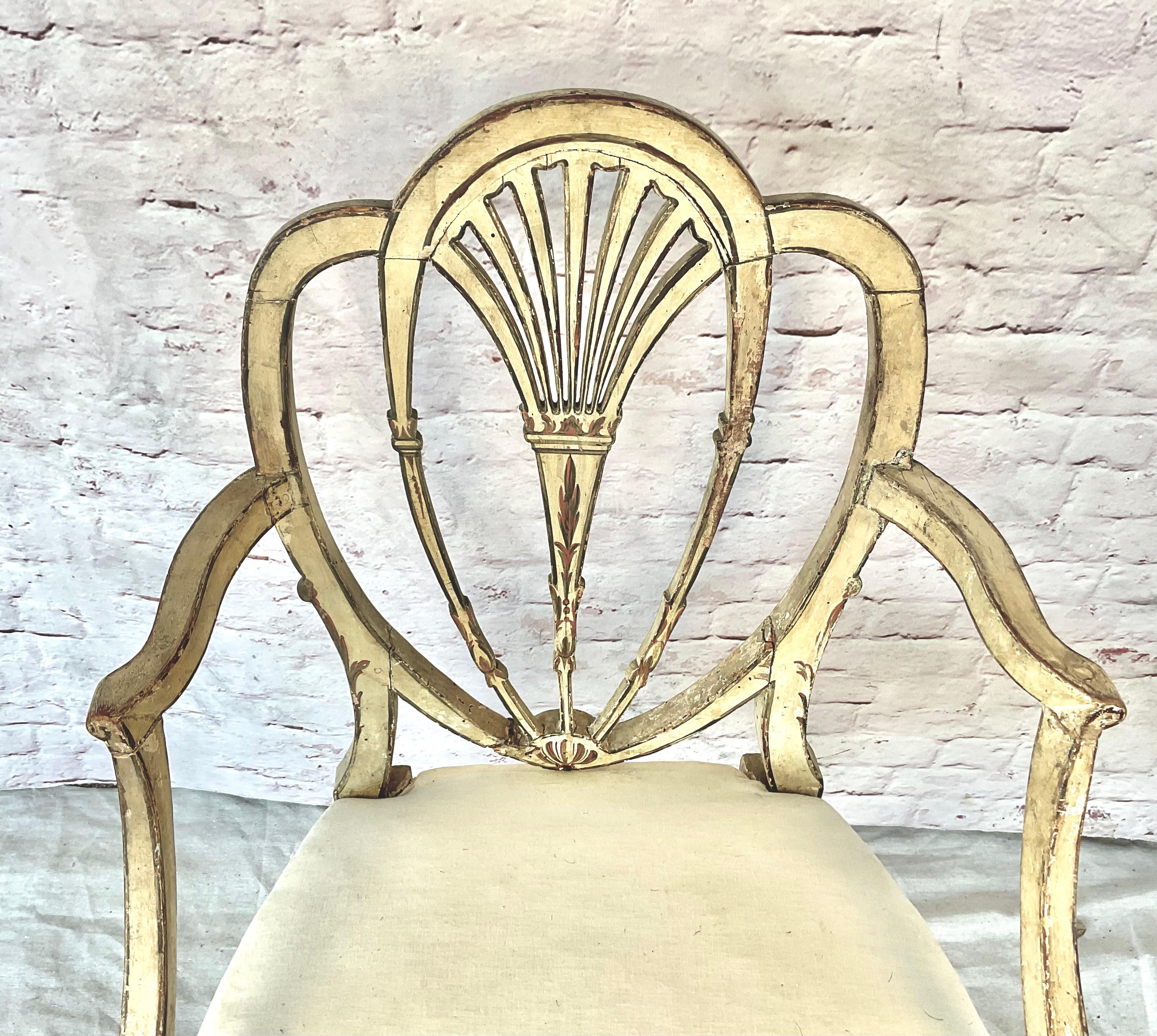 Fino al XVIII secolo Poltrone aperte dipinte George Hepplewhite, una coppia in vendita