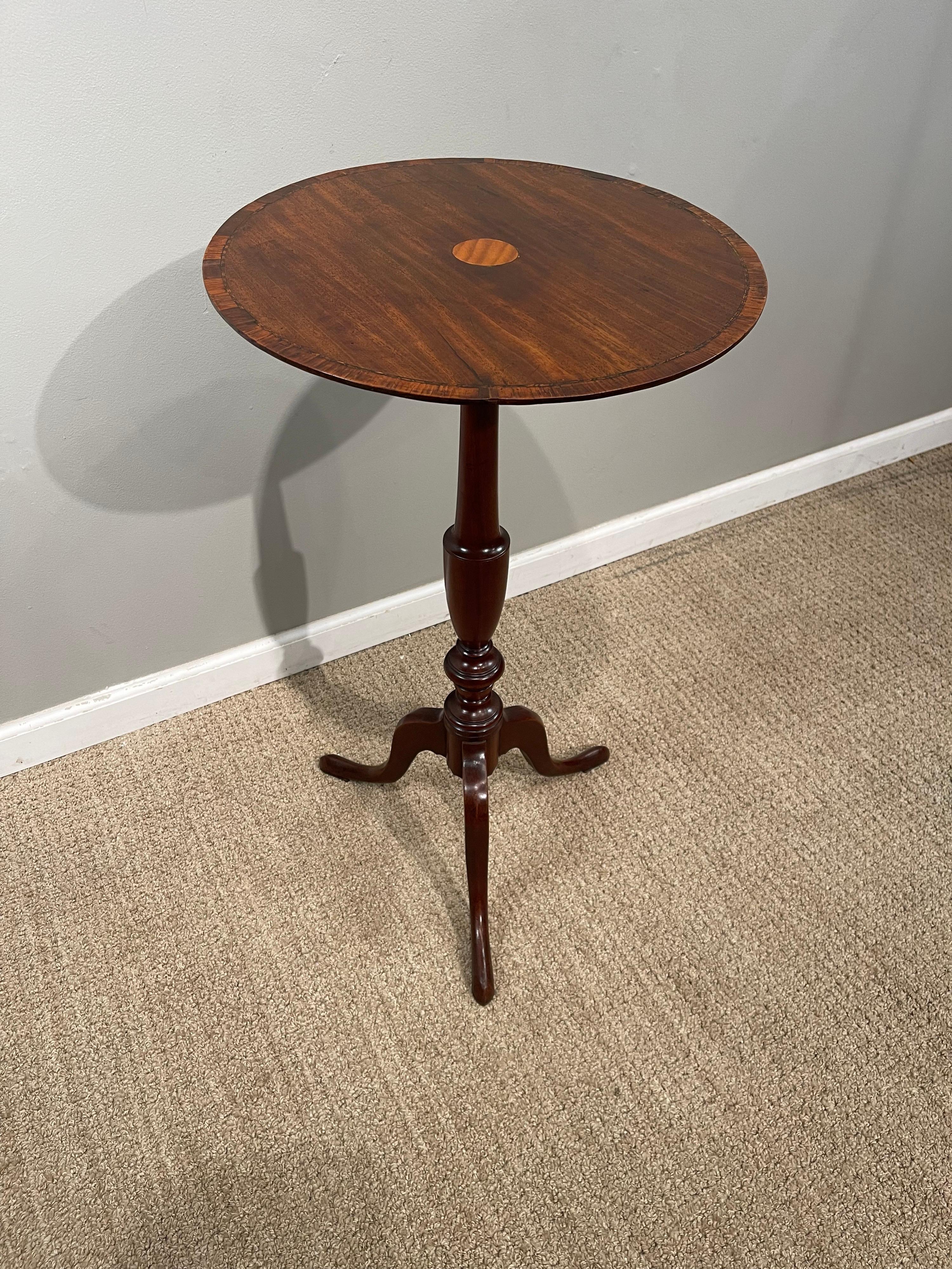 George III Inlaid & Cross-Banded Mahogany Tripod Table In Good Condition For Sale In New York, NY