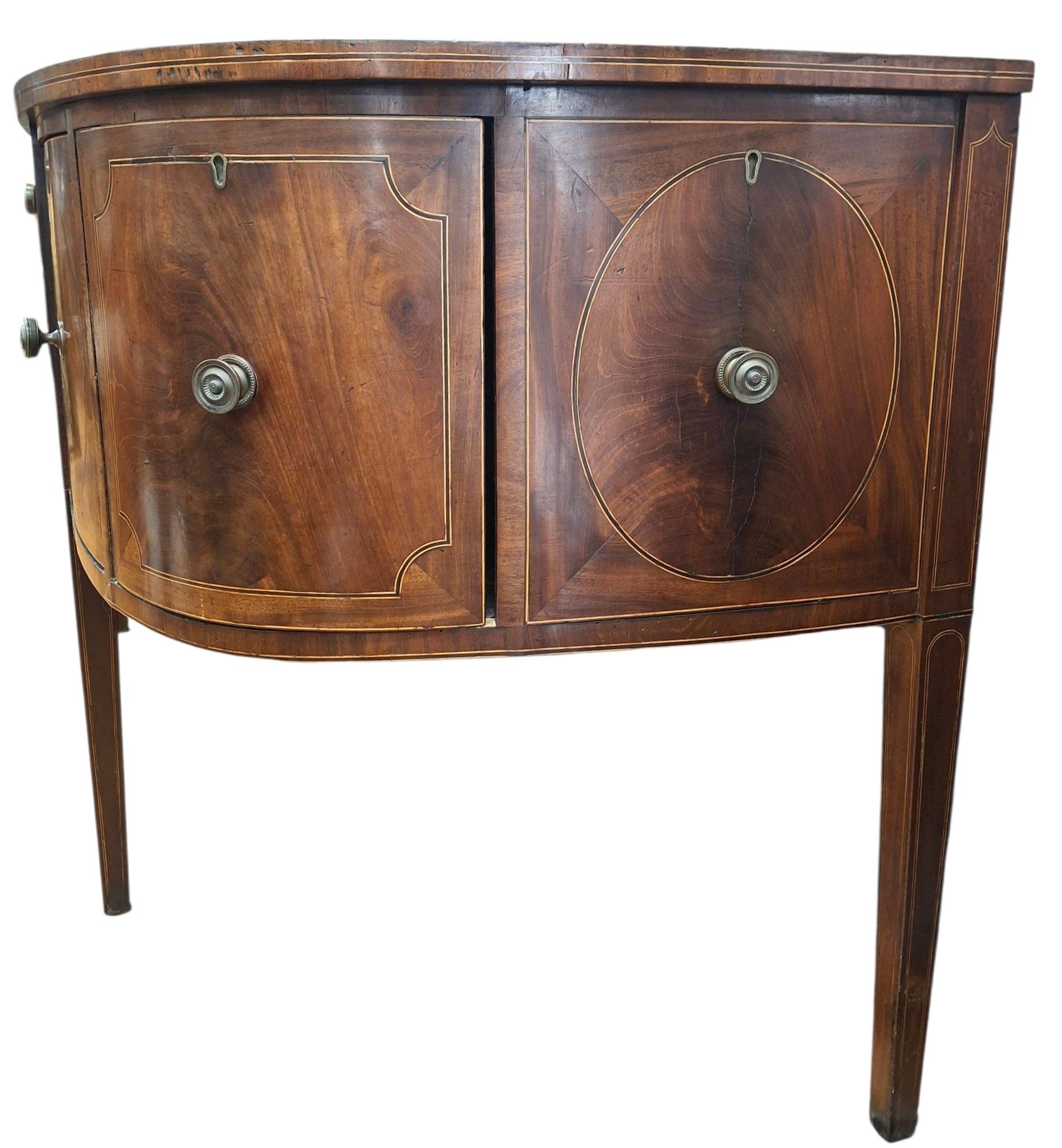 Ottone Credenza Demi-Lune in mogano intarsiato di Giorgio III in vendita