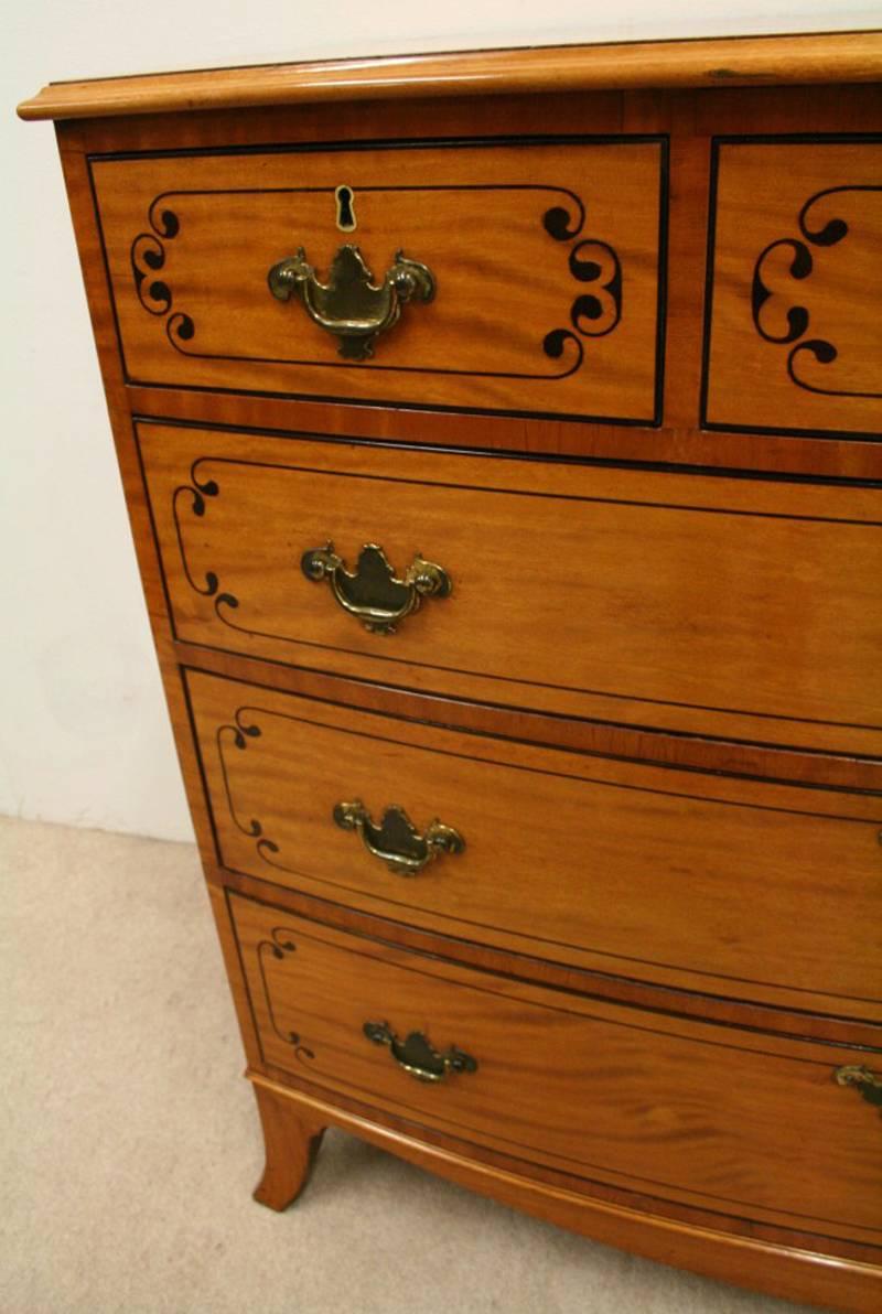 George III Inlaid Satinwood Bow Front Chest of Drawers, circa 1800 For Sale 2