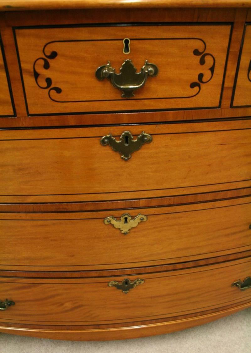 George III Inlaid Satinwood Bow Front Chest of Drawers, circa 1800 For Sale 3