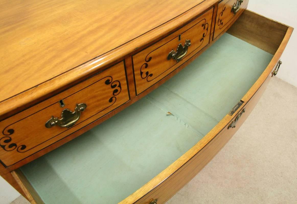 George III Inlaid Satinwood Bow Front Chest of Drawers, circa 1800 For Sale 5