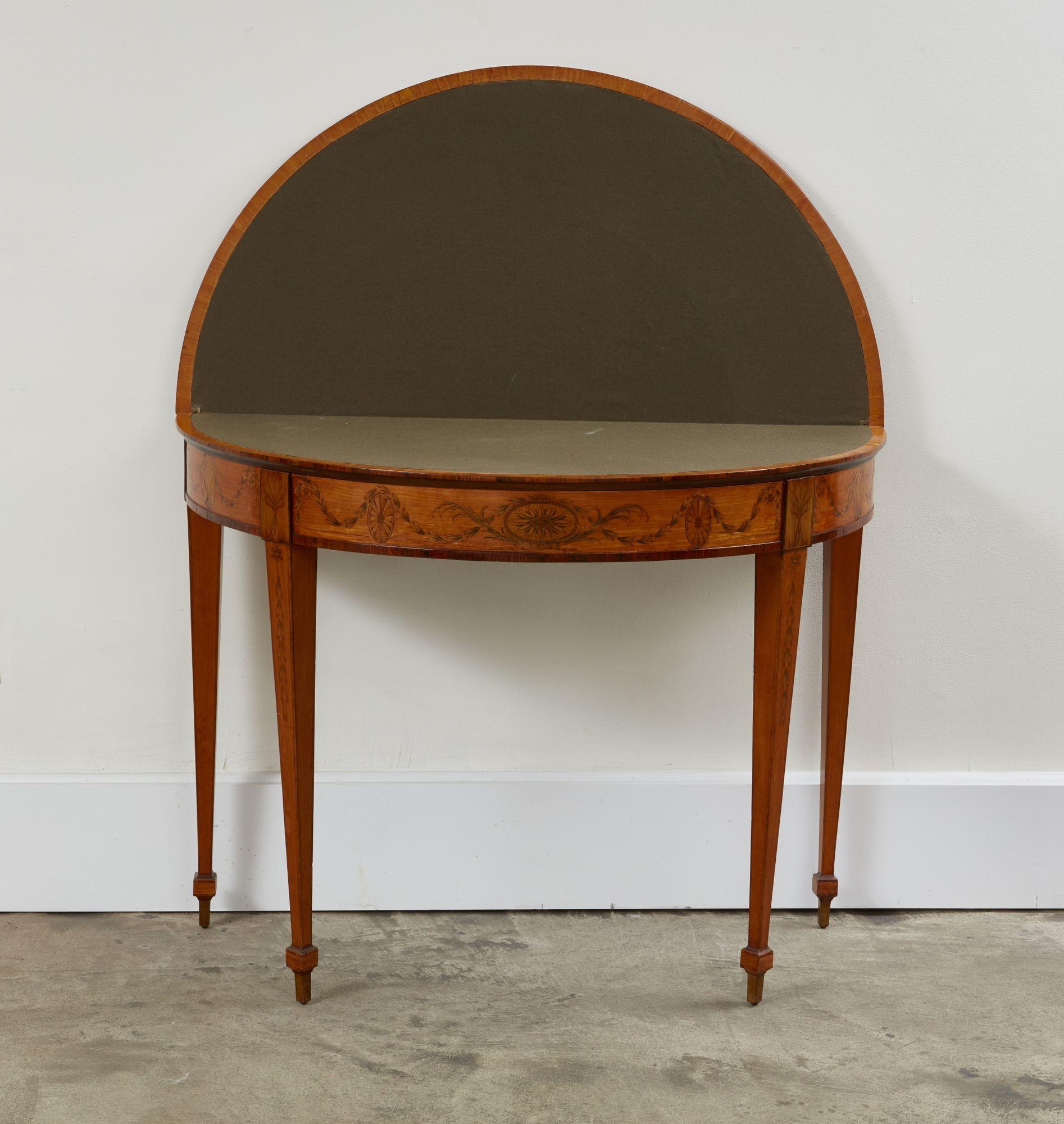 George III Table  cartes en bois de satin incrust en vente 1