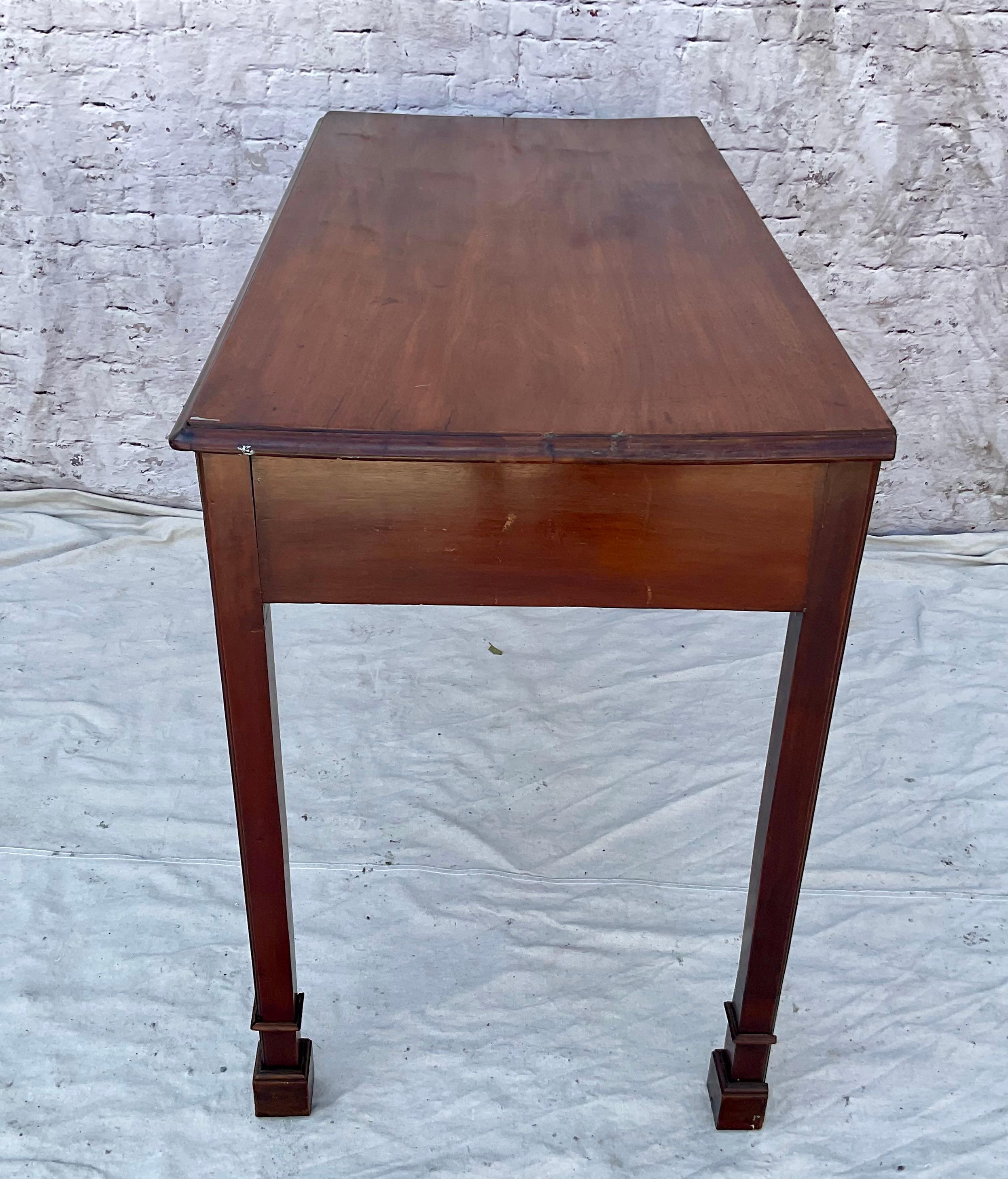 Table d'appoint en acajou irlandais George III en vente 5