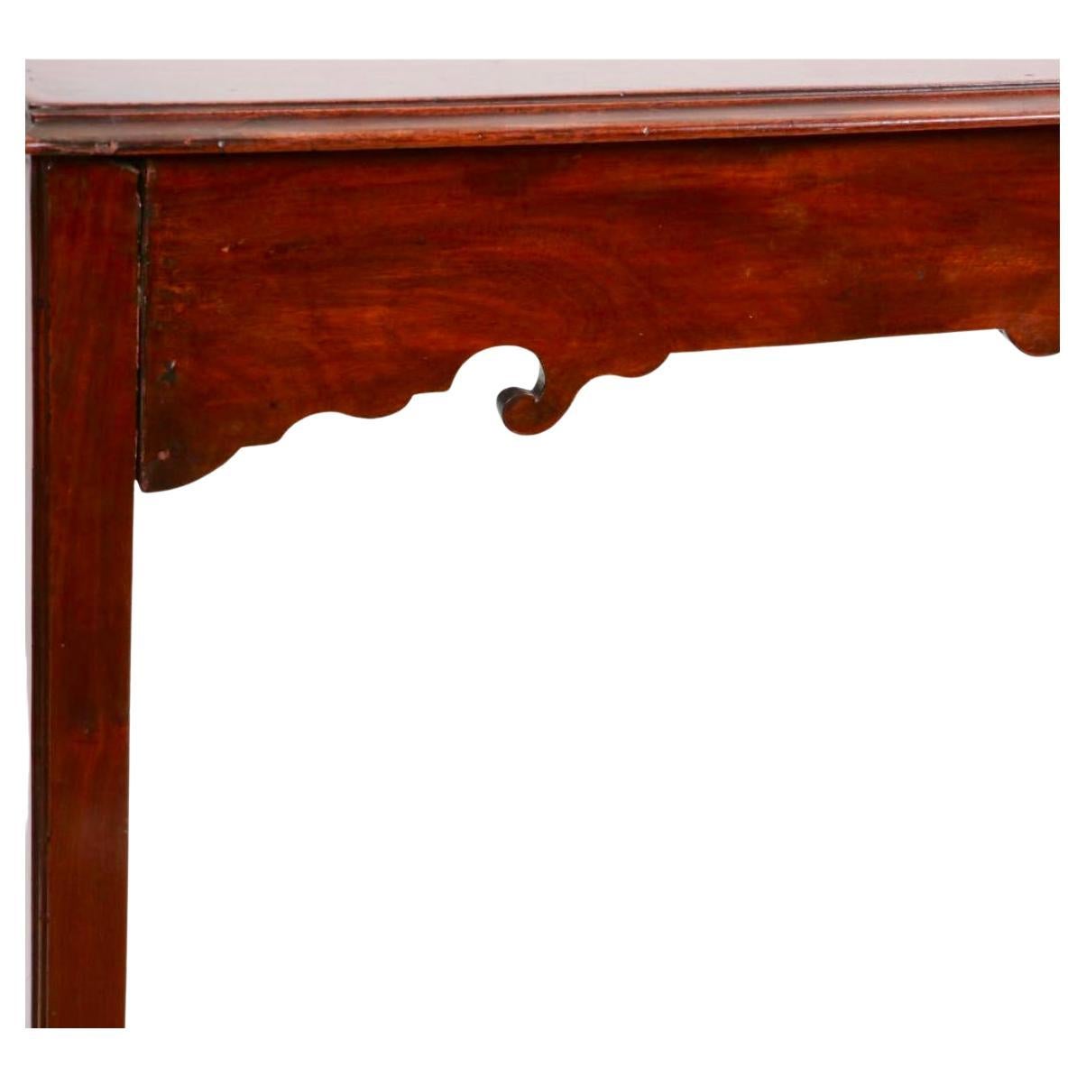 Irlandais du Nord Table d'appoint en acajou irlandais George III en vente