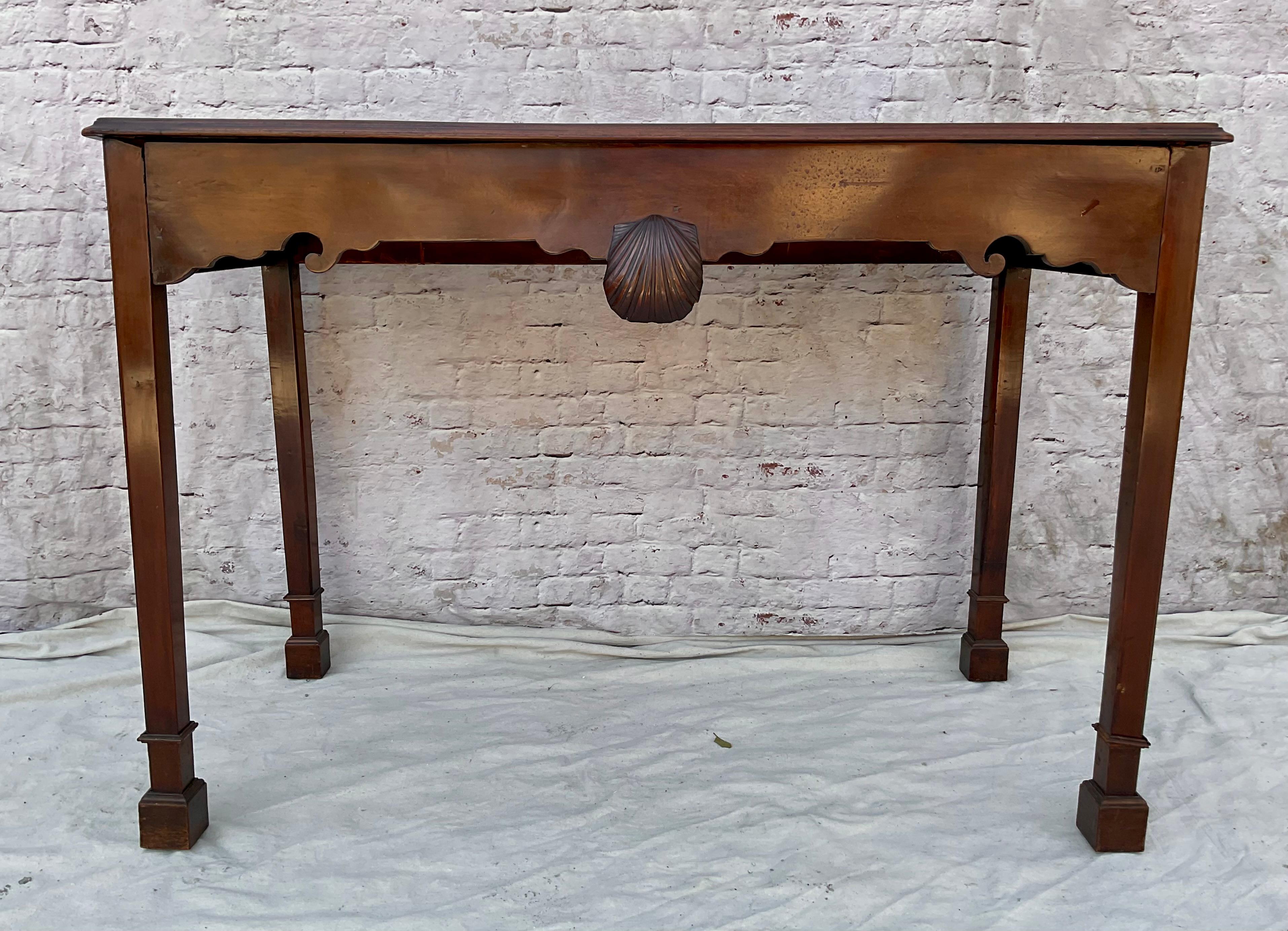 XVIIIe siècle Table d'appoint en acajou irlandais George III en vente