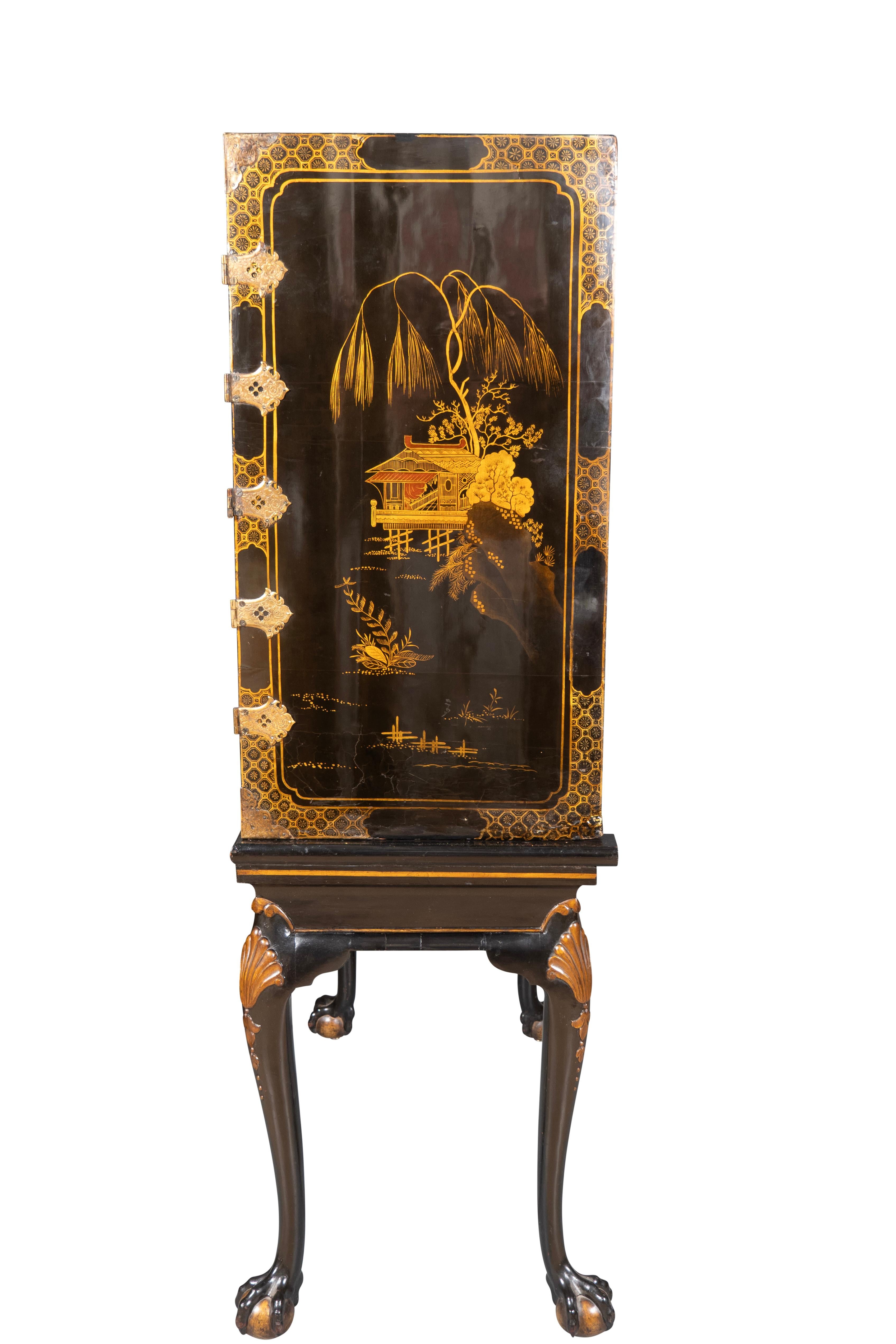 Armario Japonés Jorge III Sobre Pedestal en Bueno estado para la venta en Essex, MA