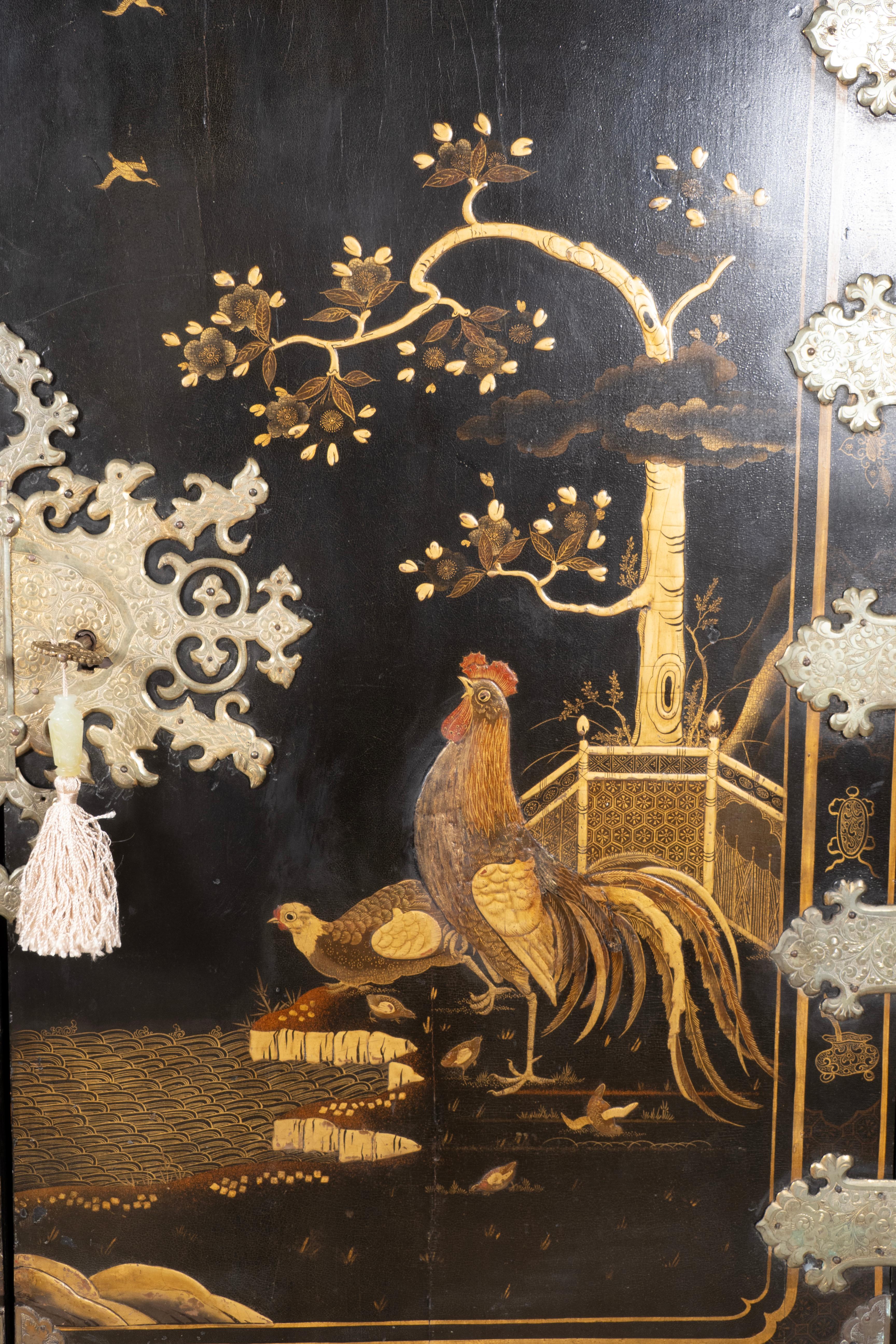 Armario Japonés Jorge III Sobre Pedestal en venta 1