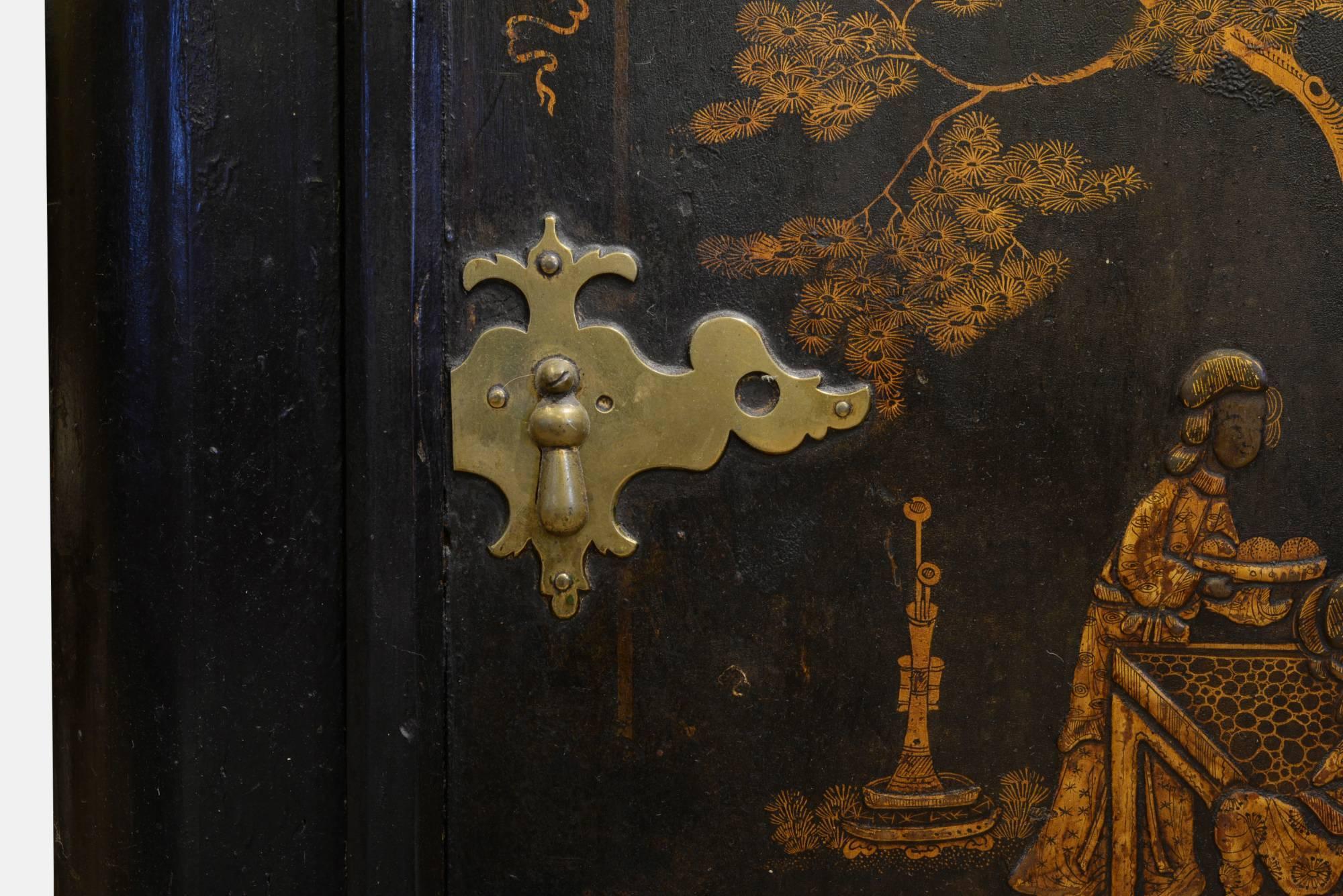 George III Laquered Corner Cabinet 1