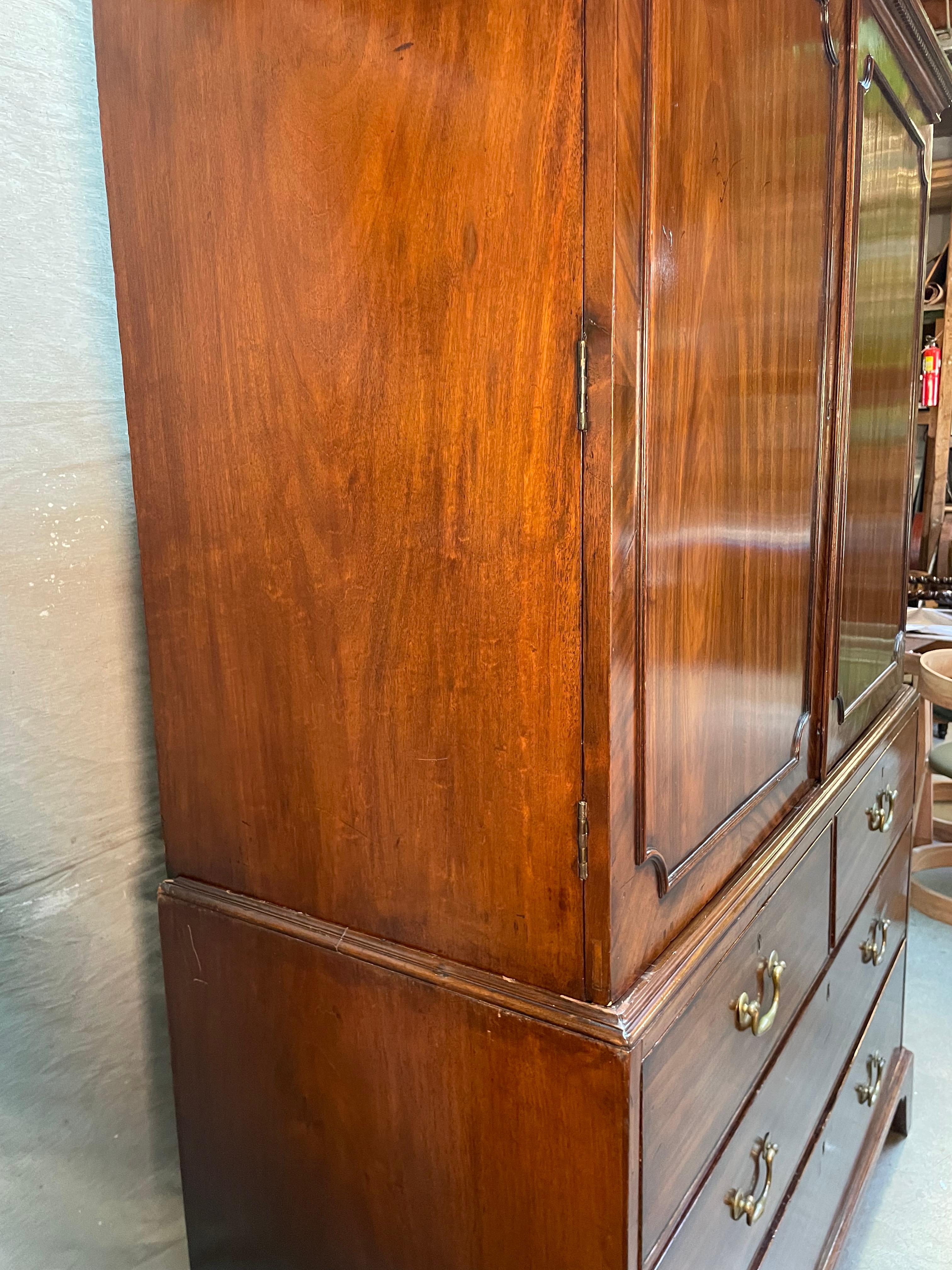 George III Linen Press In Excellent Condition For Sale In Los Angeles, CA