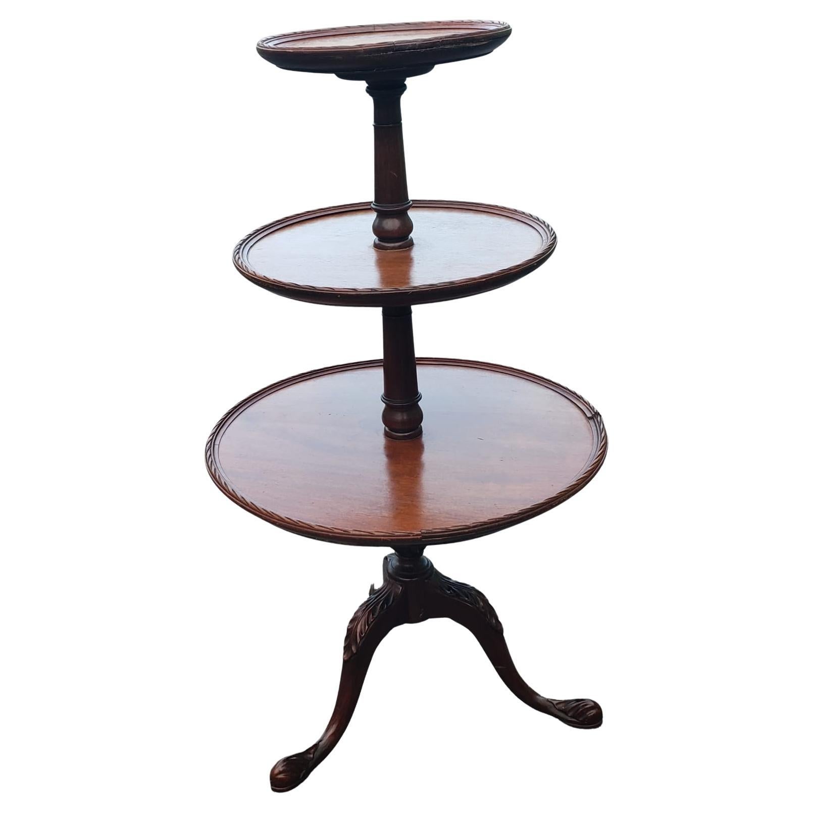 Hand-Carved George III Mahogany 3-Tier Pie Crust Dumbwaiter For Sale