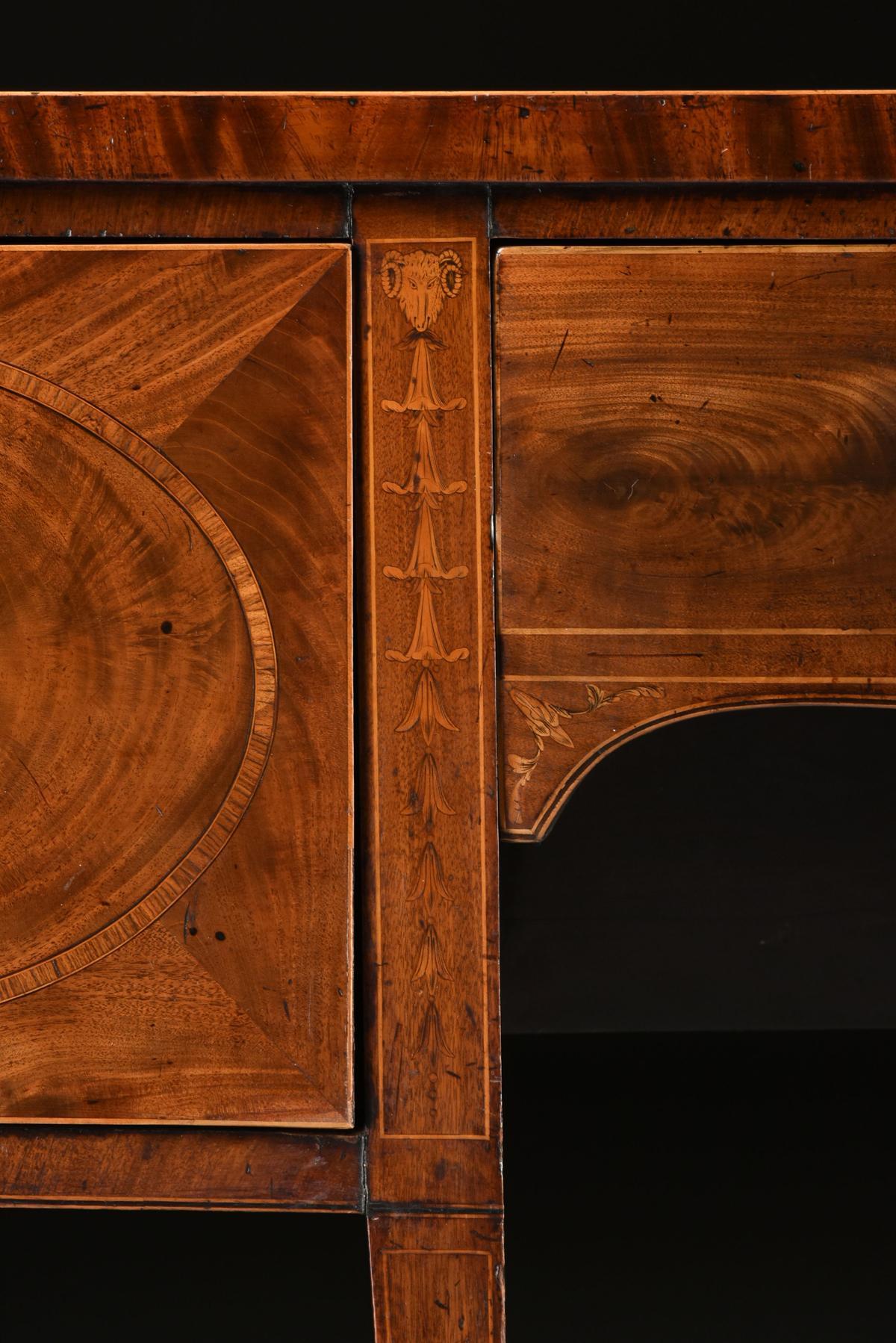 George III Mahogany And Boxwood Inlaid Sideboard In Good Condition For Sale In Essex, MA