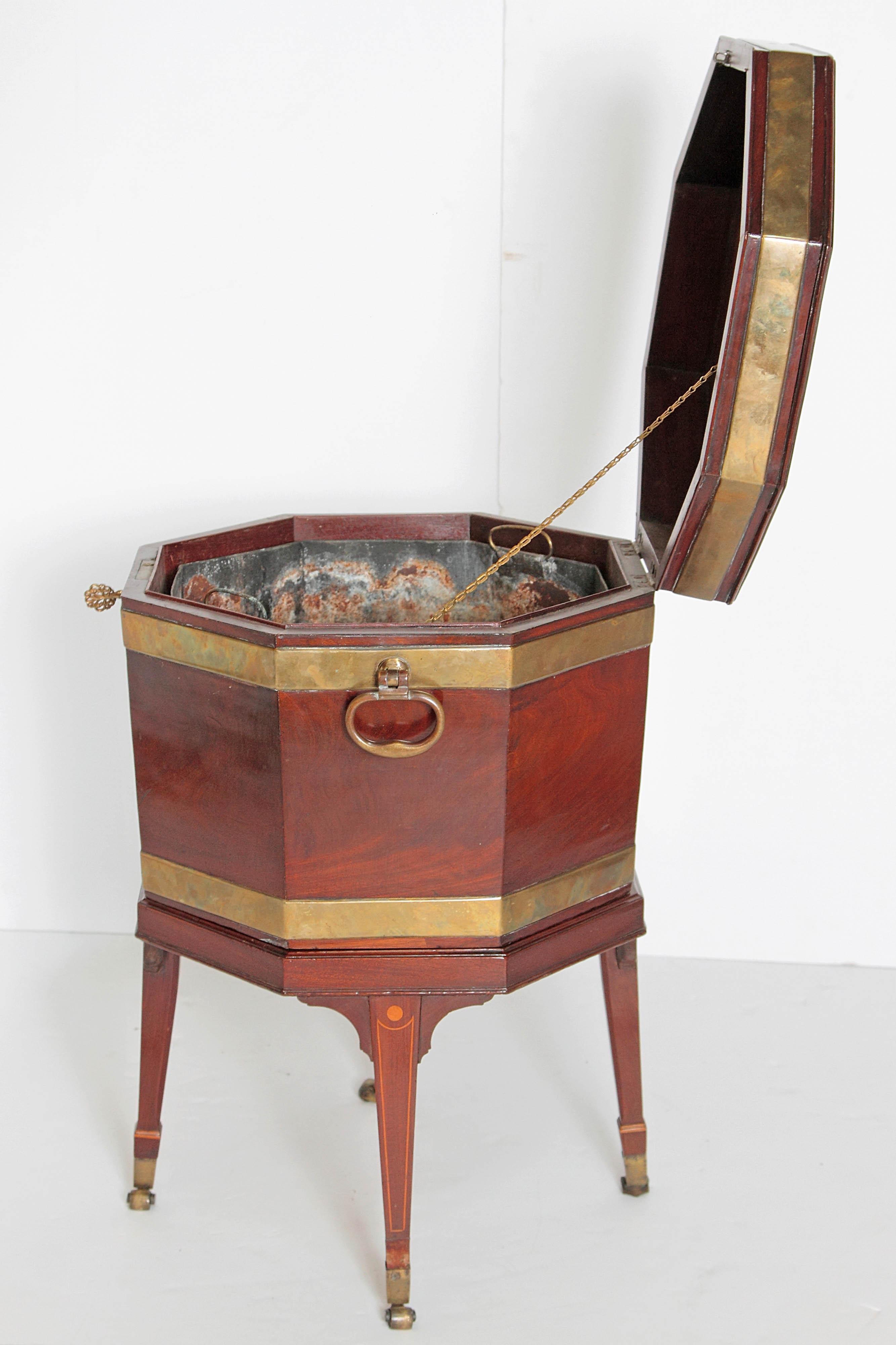 George III Mahogany and Brass Cellarette/Wine Cooler 5