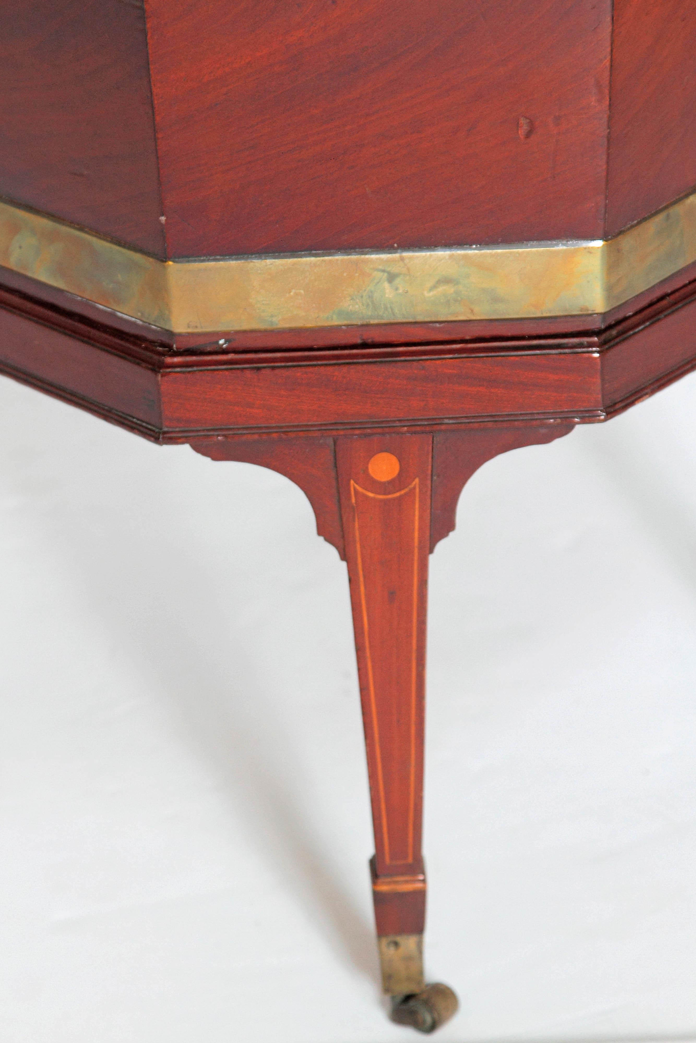 18th Century George III Mahogany and Brass Cellarette/Wine Cooler