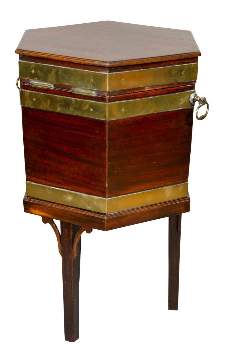 George III Mahogany and Brass Wine Cooler For Sale 5