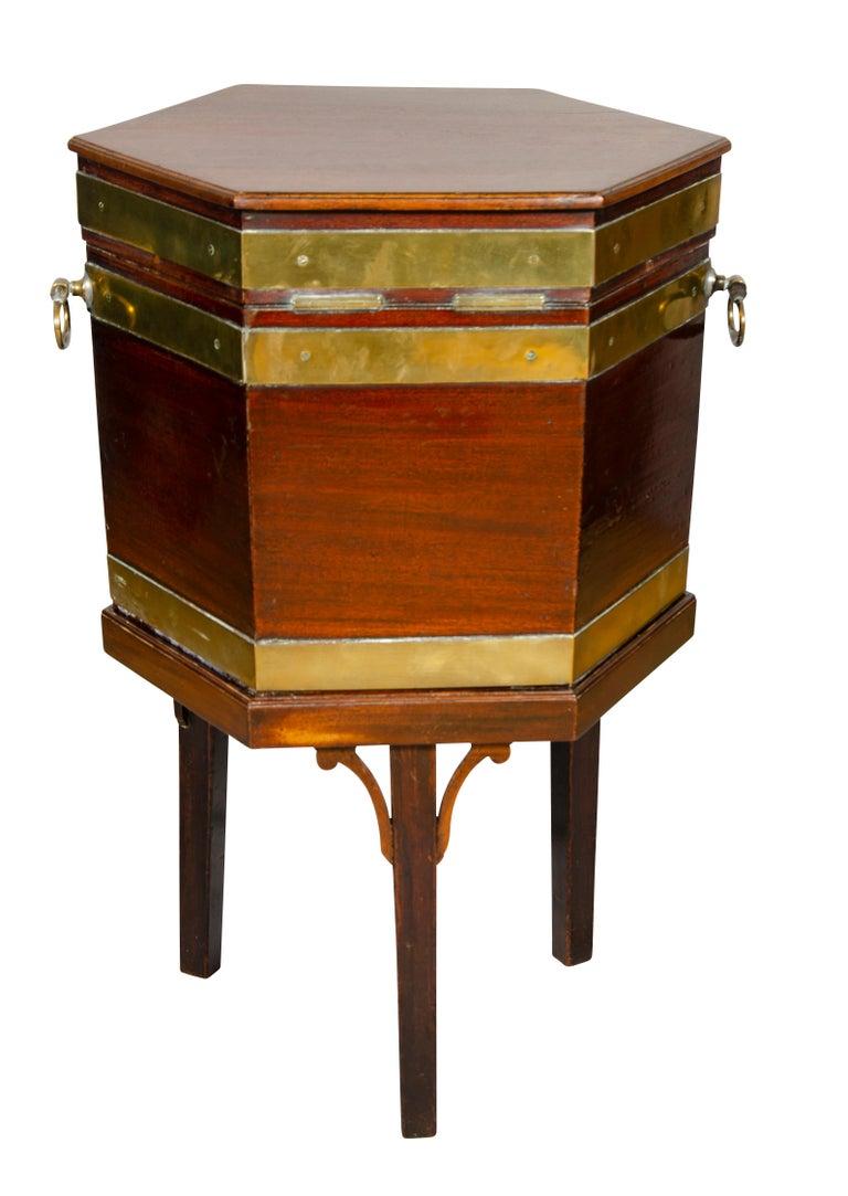 George III Mahogany and Brass Wine Cooler For Sale 6