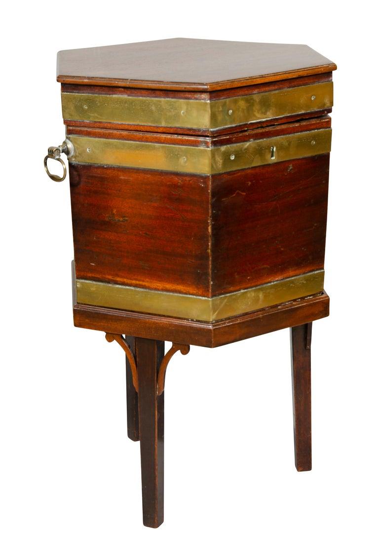 George III Mahogany and Brass Wine Cooler For Sale 2