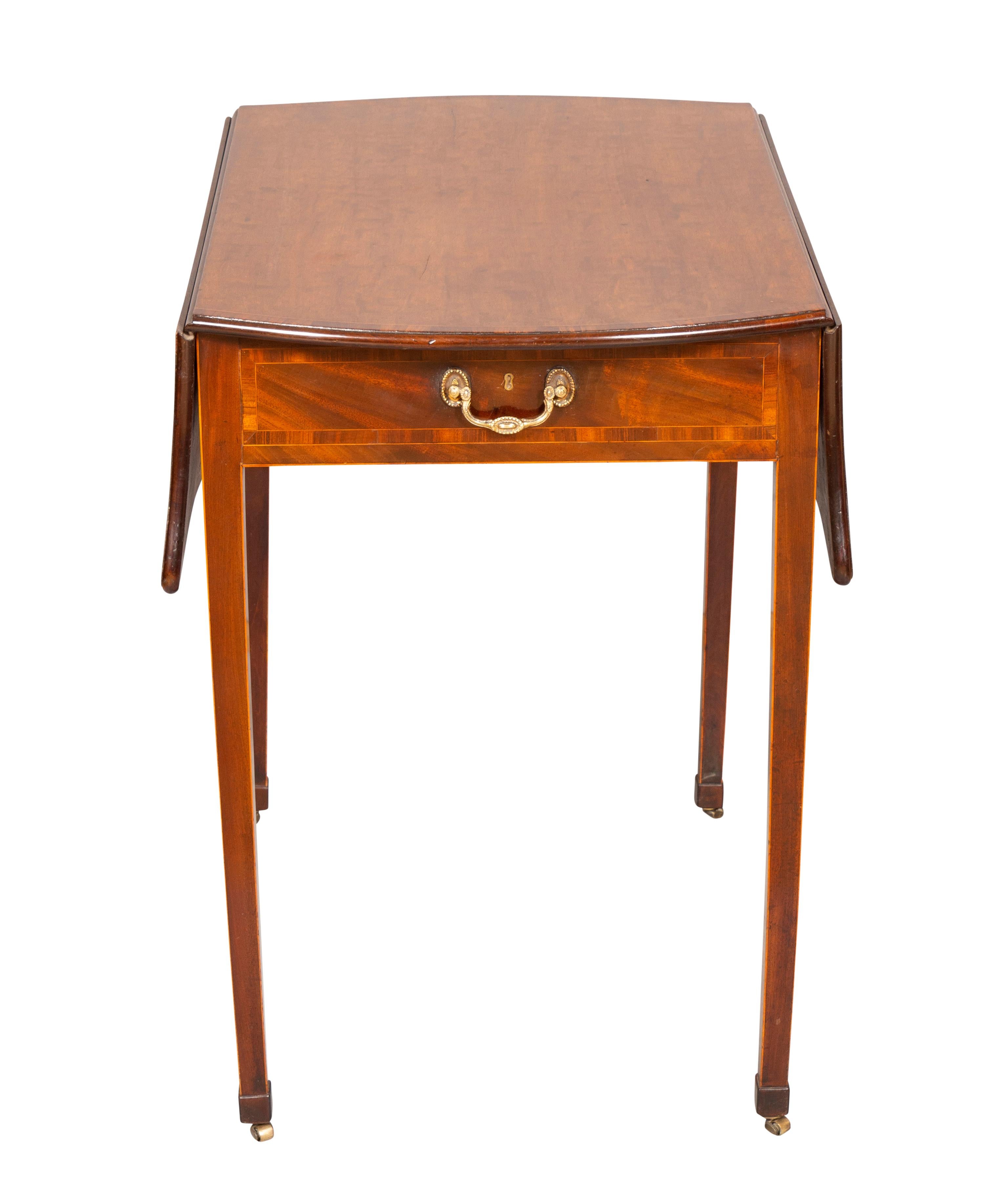 George III Mahogany And Gonsalvo Alves Pembroke Table In Good Condition For Sale In Essex, MA