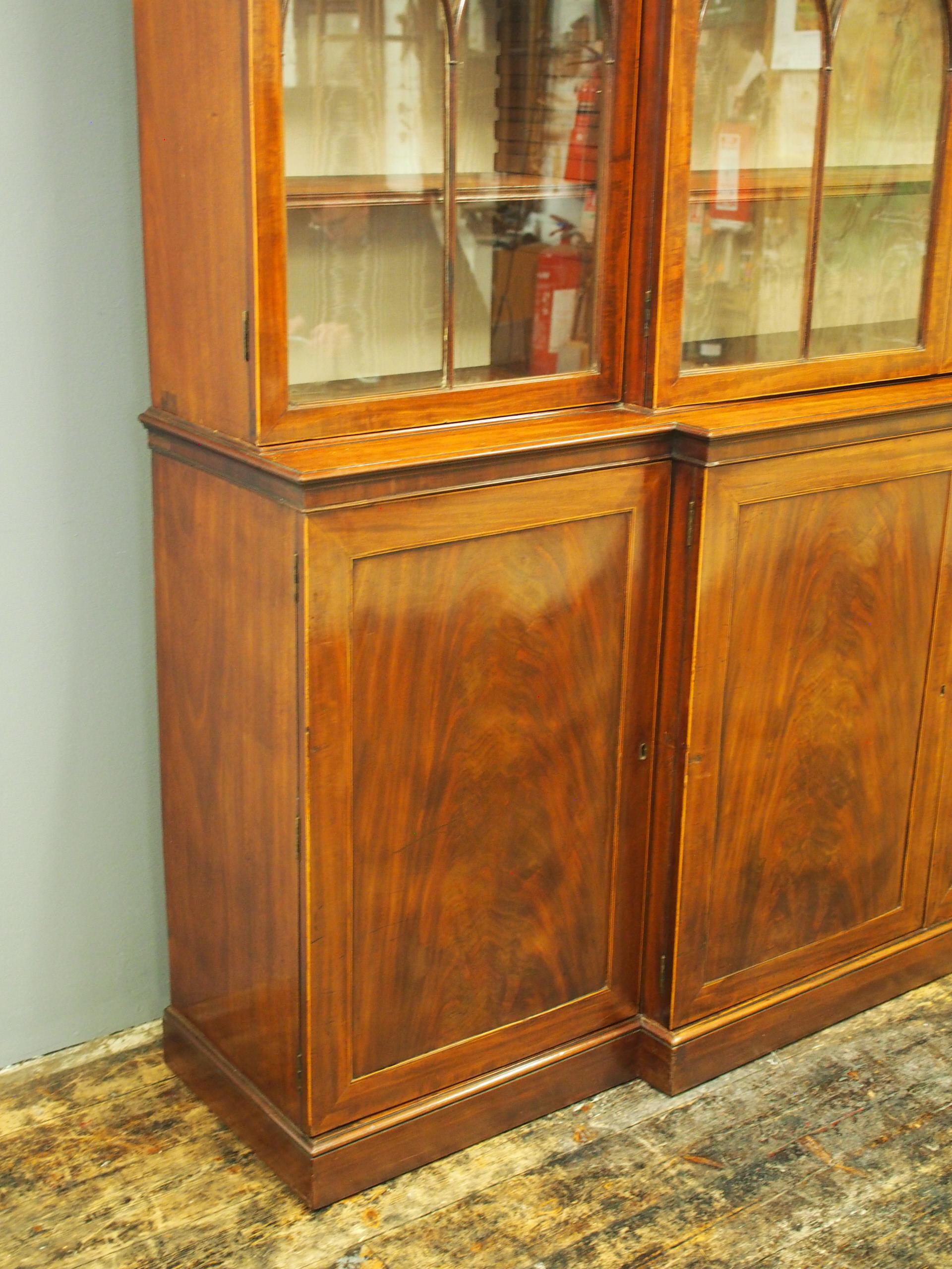George III Mahogany and Inlaid 4-Door Breakfront Bookcase For Sale 7