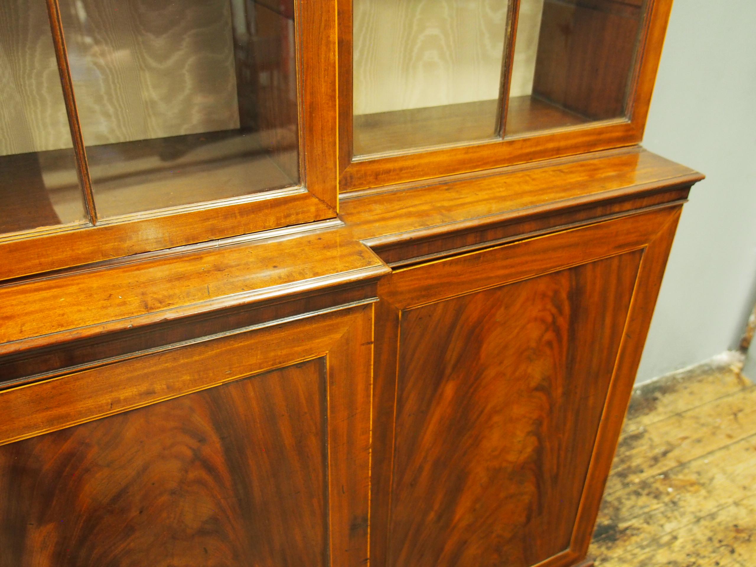 George III Mahogany and Inlaid 4-Door Breakfront Bookcase For Sale 10