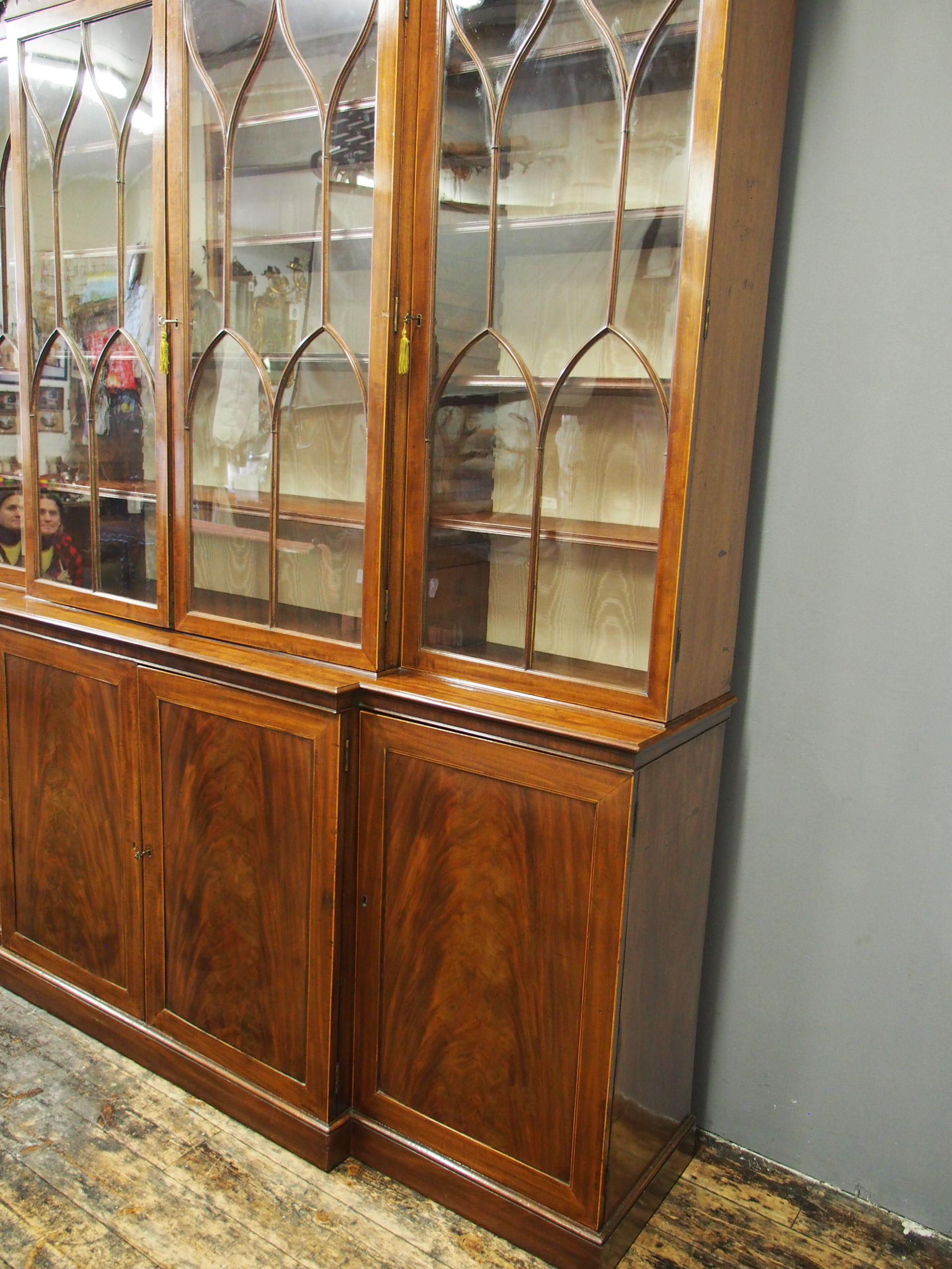 George III Mahogany and Inlaid 4-Door Breakfront Bookcase For Sale 11