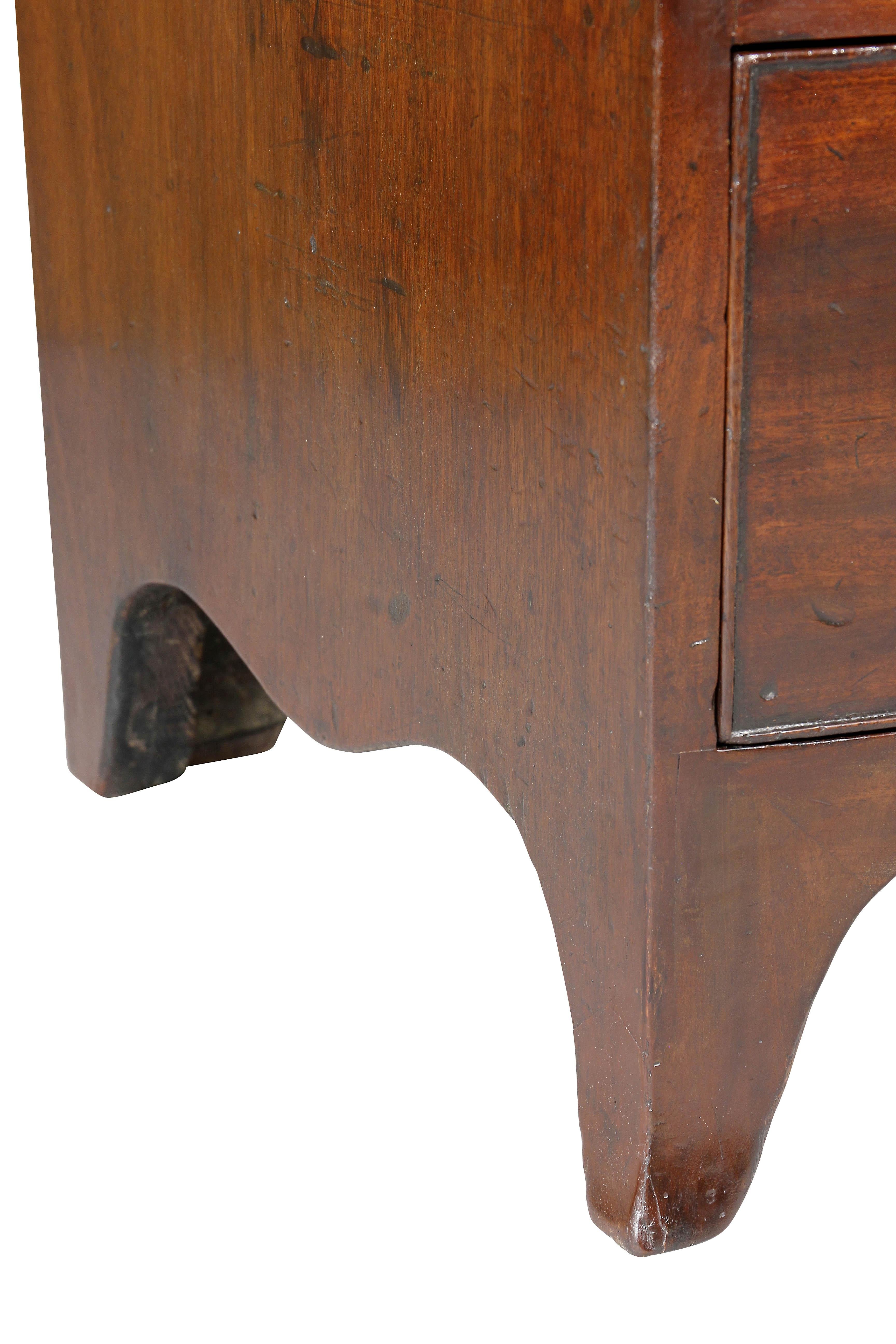 George III Mahogany and Inlaid Bowfront Chest of Drawers 2