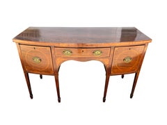 Credenza di Giorgio III in mogano e intarsiata con fronte ad arco