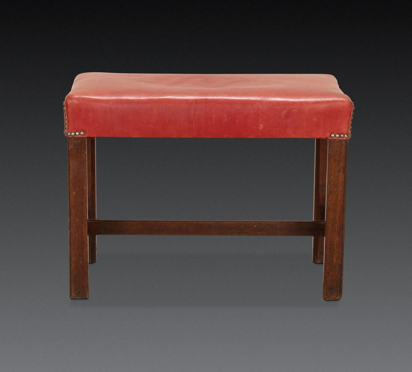Anglais Tabouret George III en acajou et cuir en vente