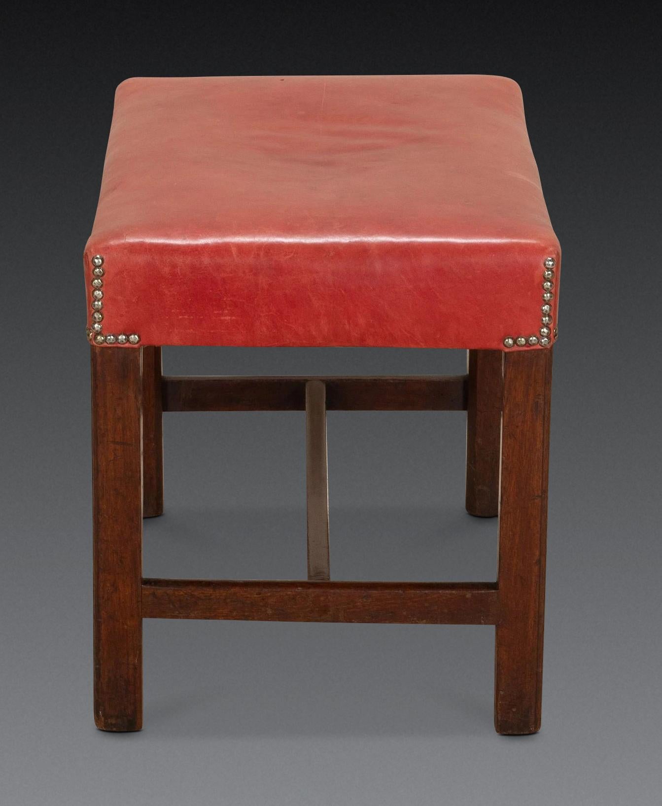 Tabouret George III en acajou et cuir Bon état - En vente à Shipston-On-Stour, GB