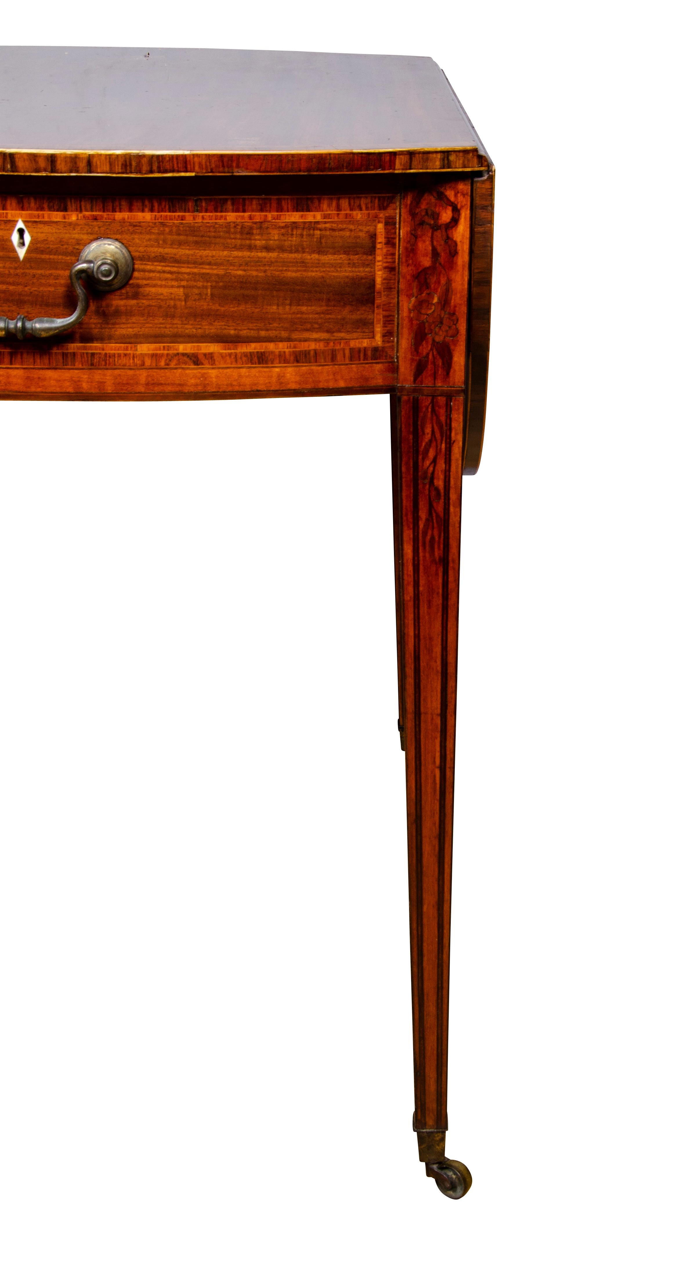 George III Mahogany and Rosewood Pembroke Table In Good Condition In Essex, MA